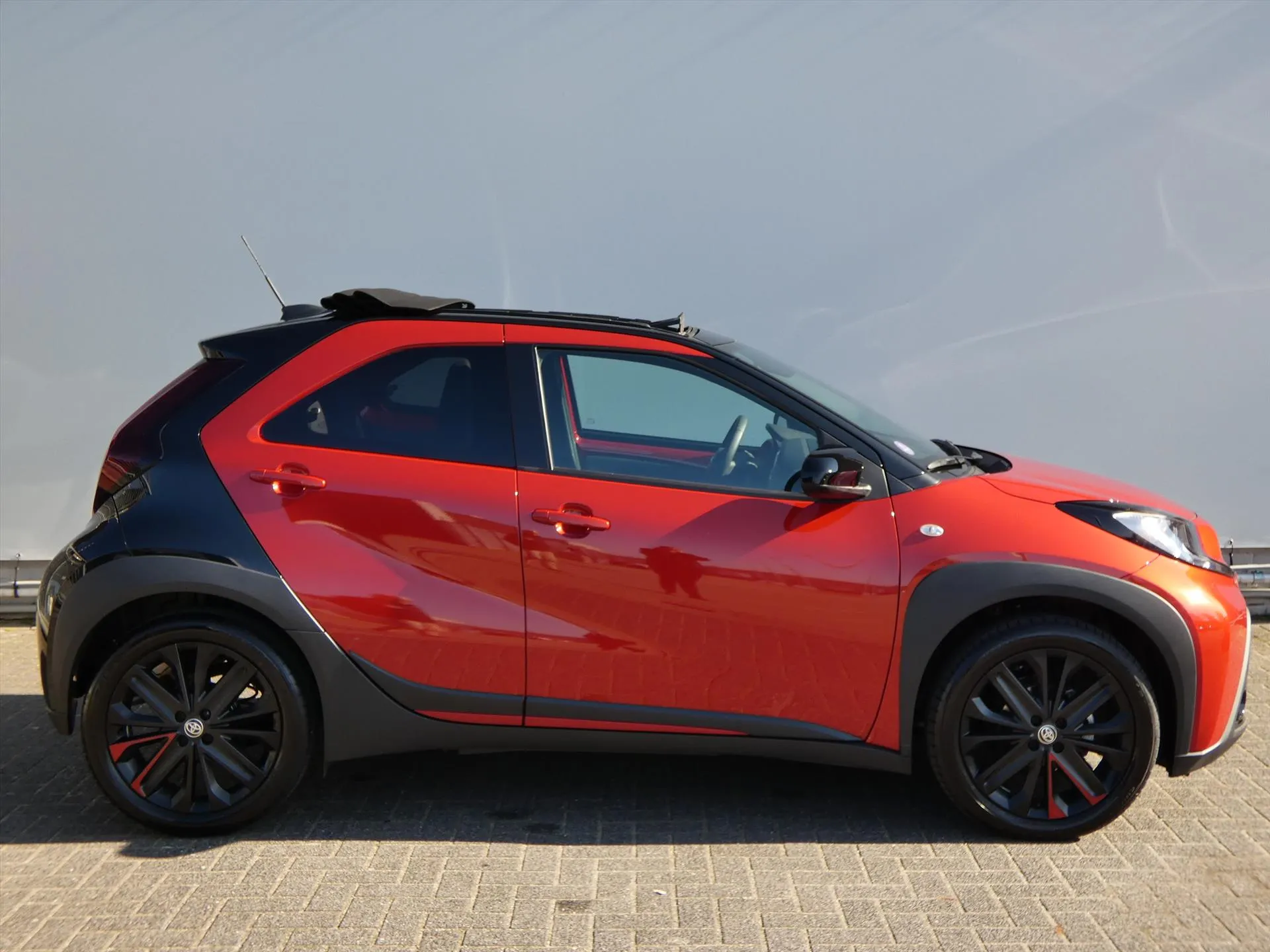 Toyota Aygo met kenteken KHG-19-V – dashboard