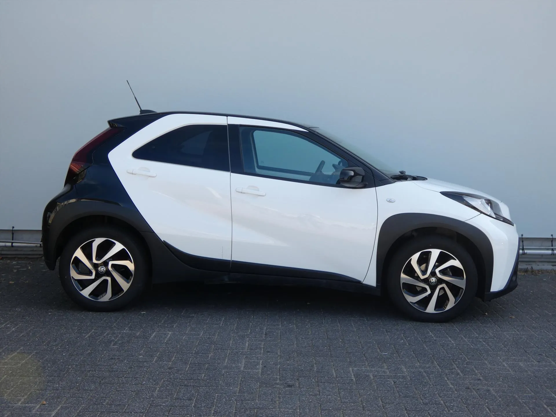 Toyota Aygo met kenteken KHH-38-K – dashboard