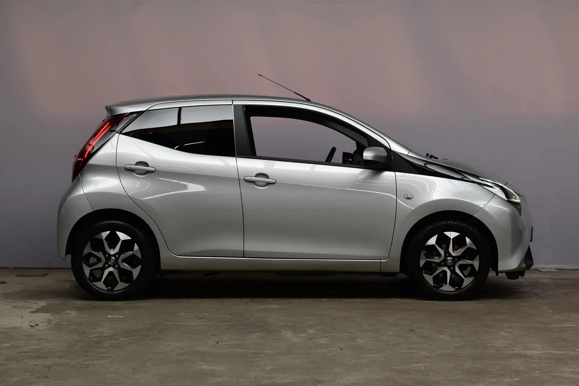 Toyota Aygo met kenteken TG-009-D – dashboard