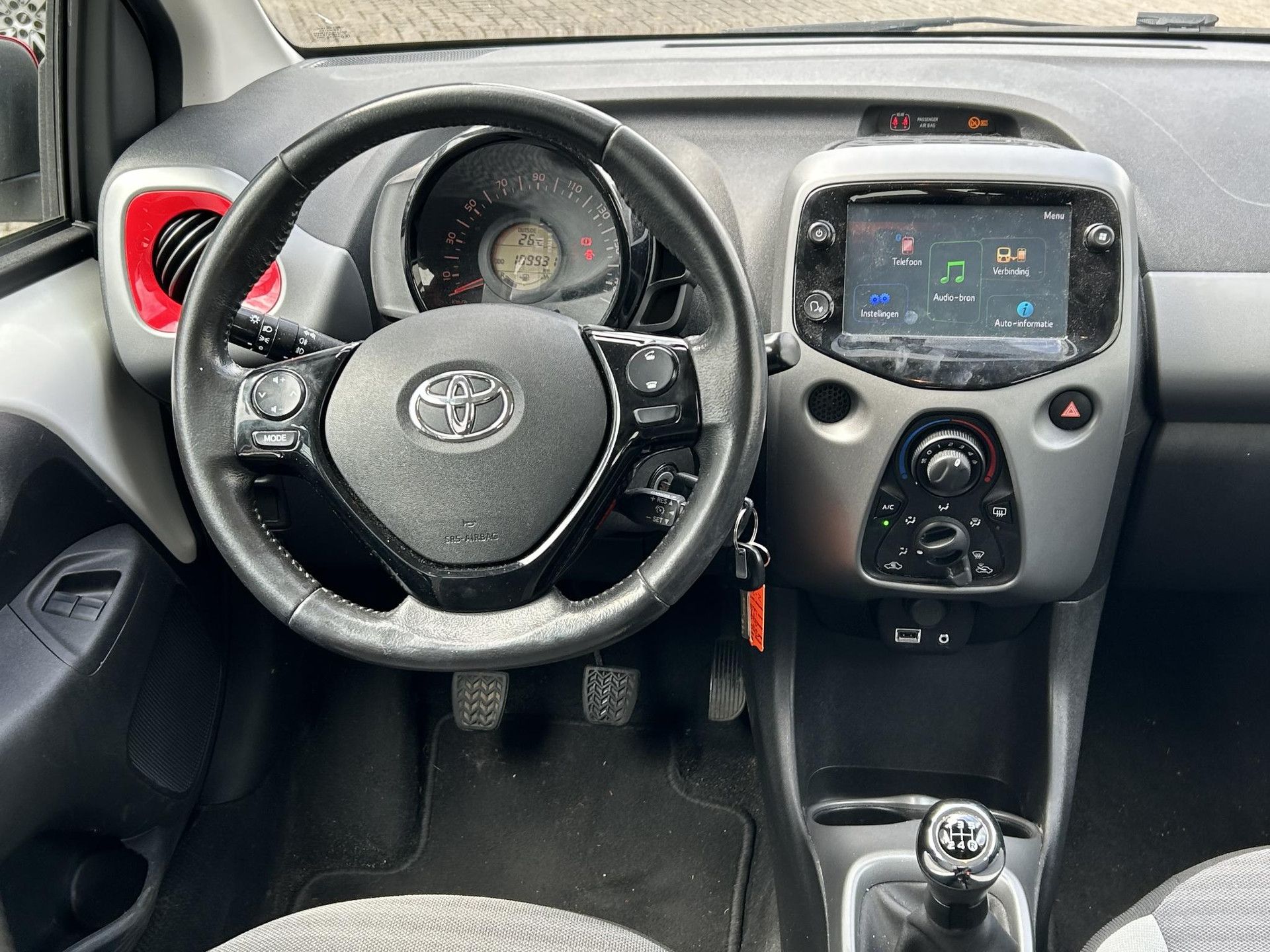 Toyota Aygo met kenteken Z-285-PT – interieur