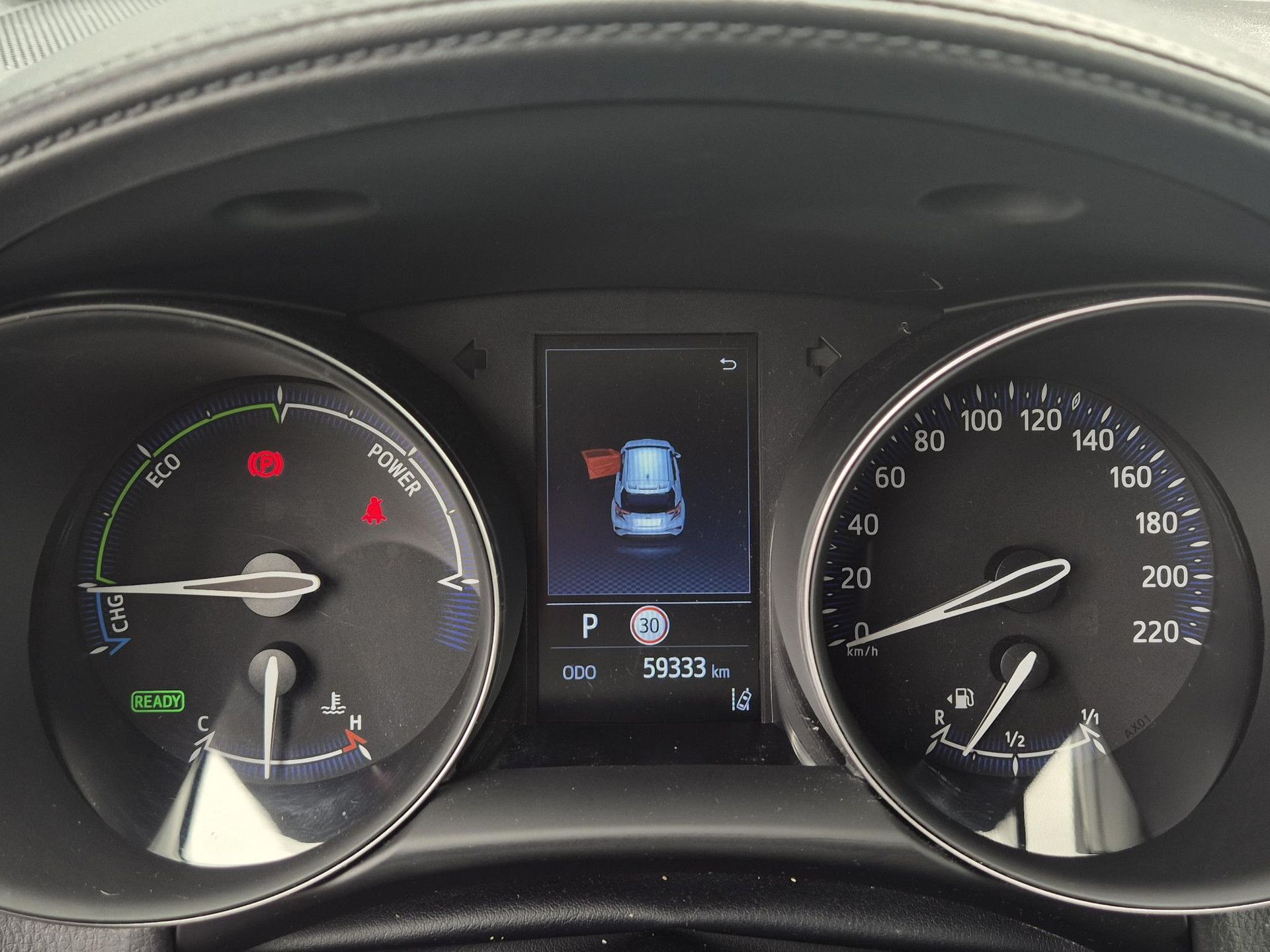 Toyota C-HR met kenteken X-662-TP – dashboard