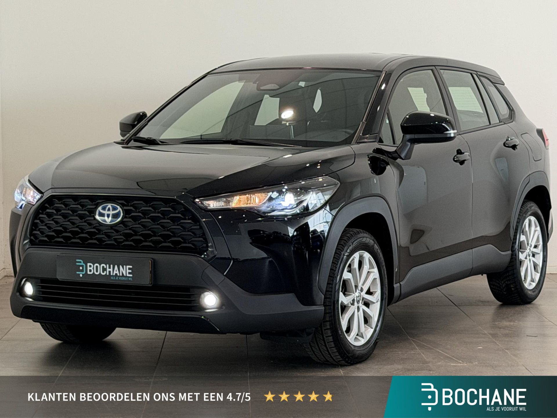 Toyota CorollaCross met kenteken S-742-KP – vooraanzicht