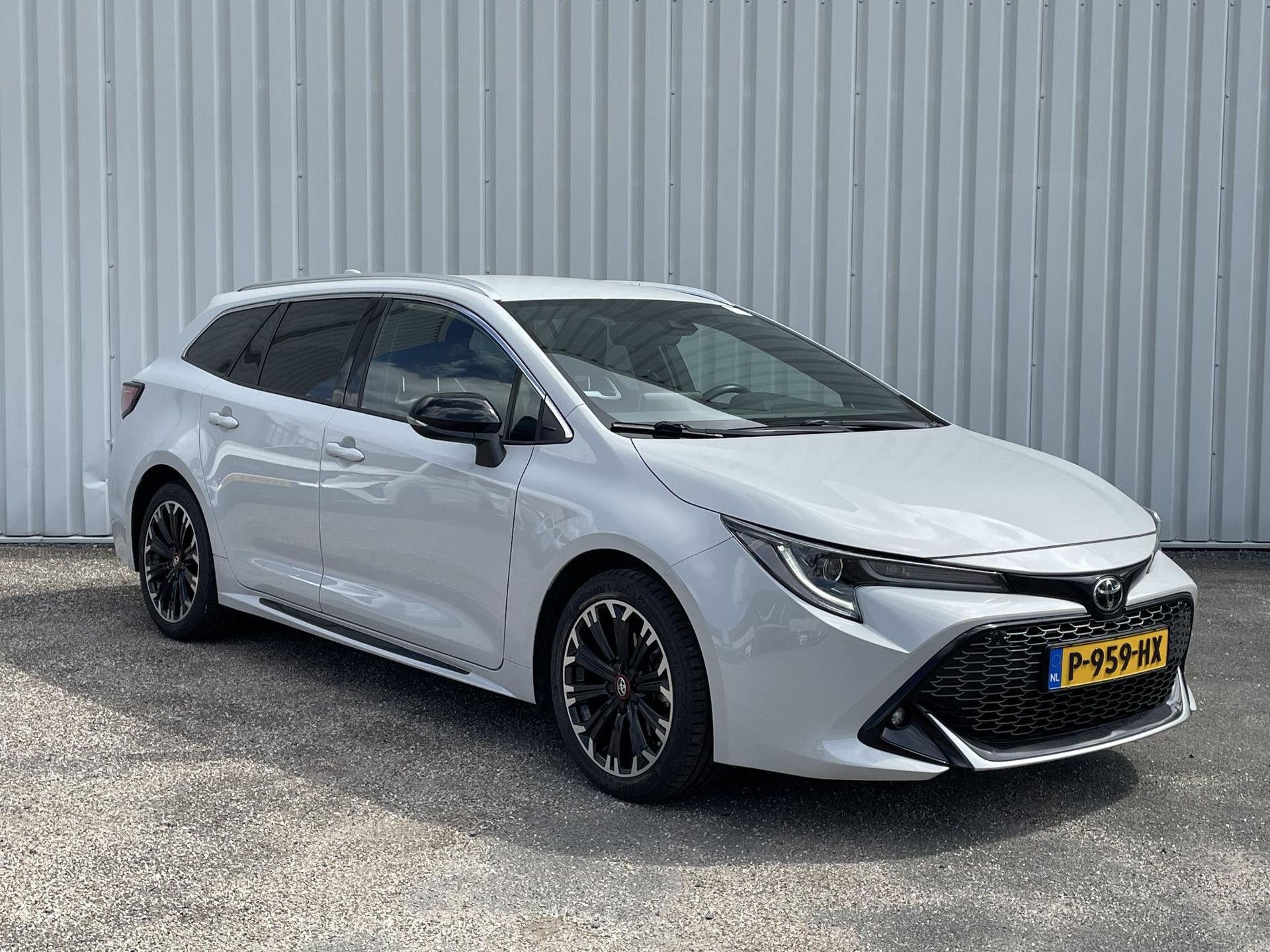 Toyota CorollaTouringSports met kenteken P-959-HX – detailfoto