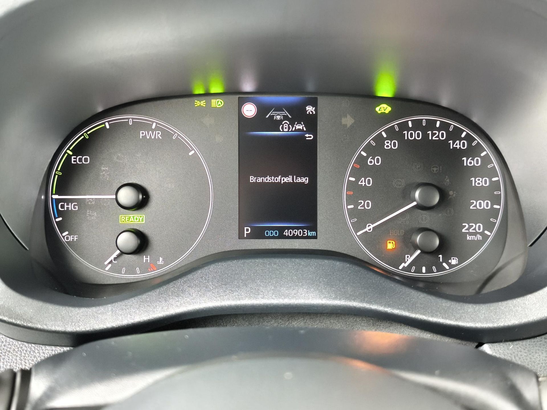 Toyota Yaris met kenteken Z-021-JB – dashboard