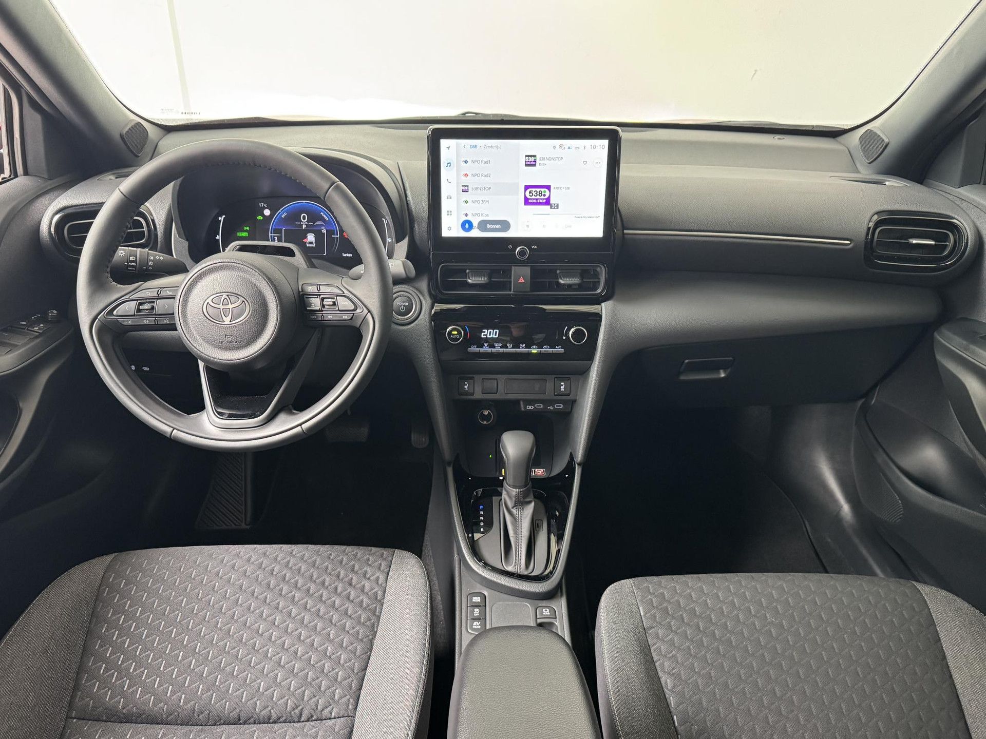 Toyota YarisCross met kenteken KDV-63-D – interieur