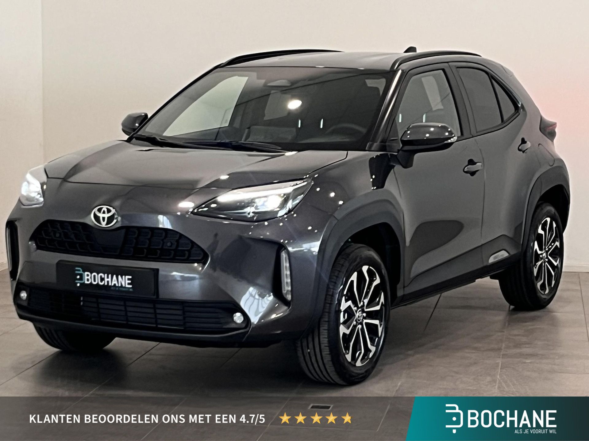 Toyota YarisCross met kenteken KGK-01-S – vooraanzicht