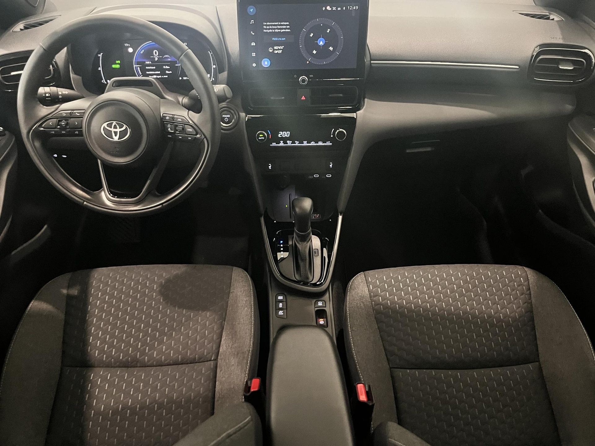 Toyota YarisCross met kenteken KGK-01-S – interieur