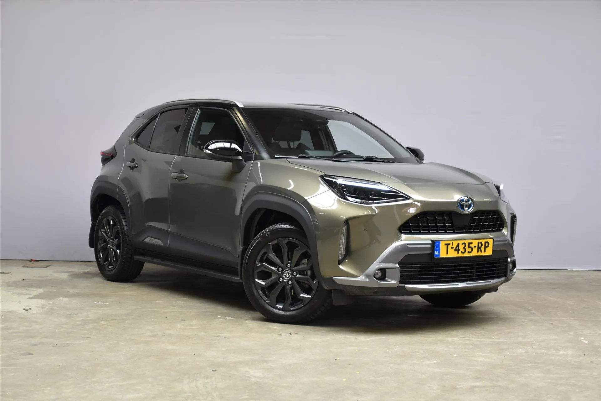 Toyota YarisCross met kenteken T-435-RP – interieur