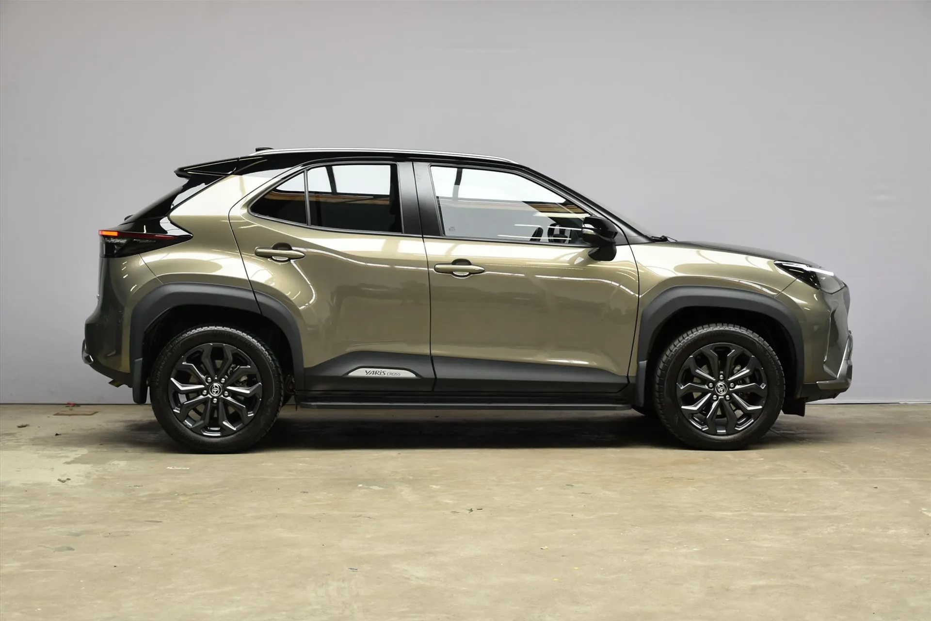 Toyota YarisCross met kenteken T-435-RP – dashboard