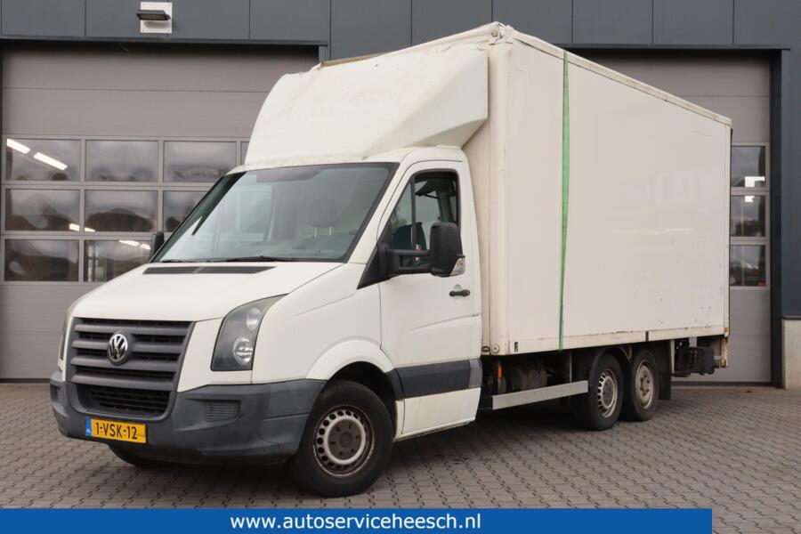 Volkswagen Crafter met kenteken 1-VSK-12 – vooraanzicht
