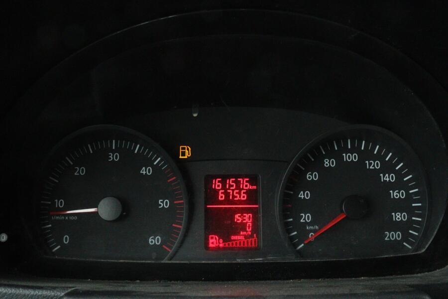 Volkswagen Crafter met kenteken 1-VSK-12 – dashboard