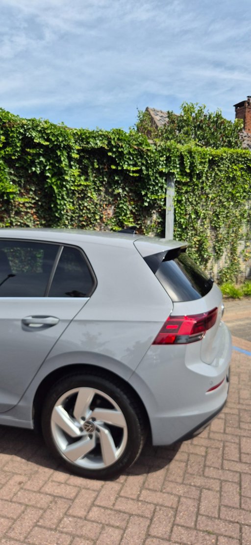 Volkswagen Golf met kenteken KNV-32-D – achteraanzicht