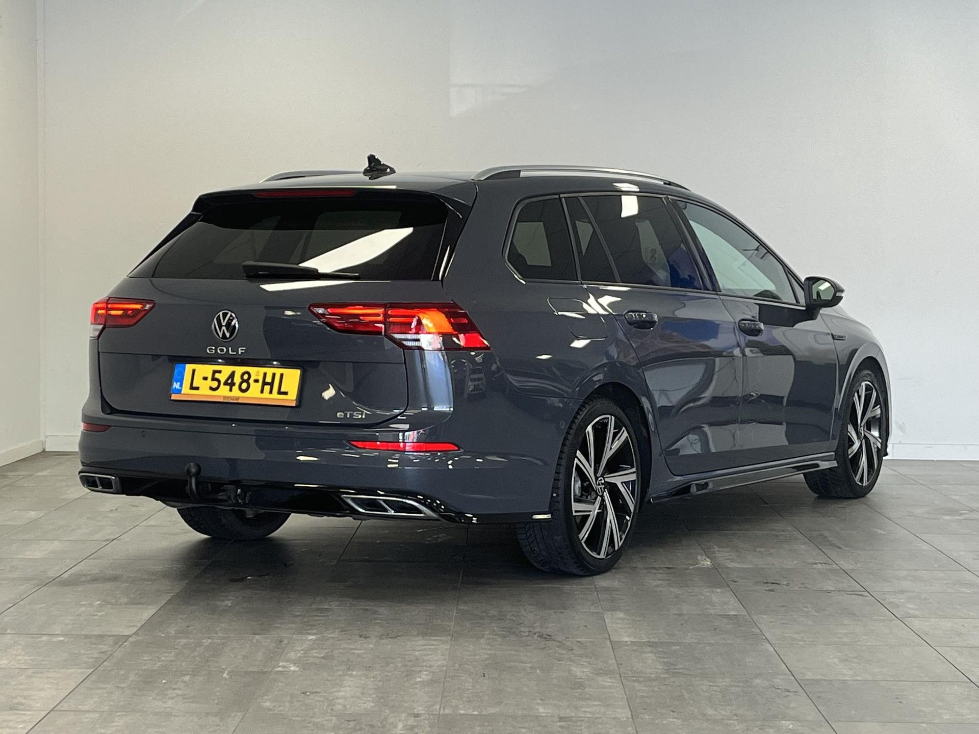 Volkswagen Golf met kenteken L-548-HL – achteraanzicht