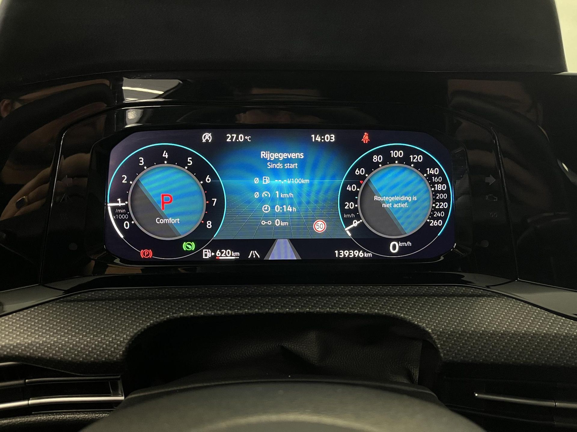 Volkswagen Golf met kenteken L-548-HL – dashboard