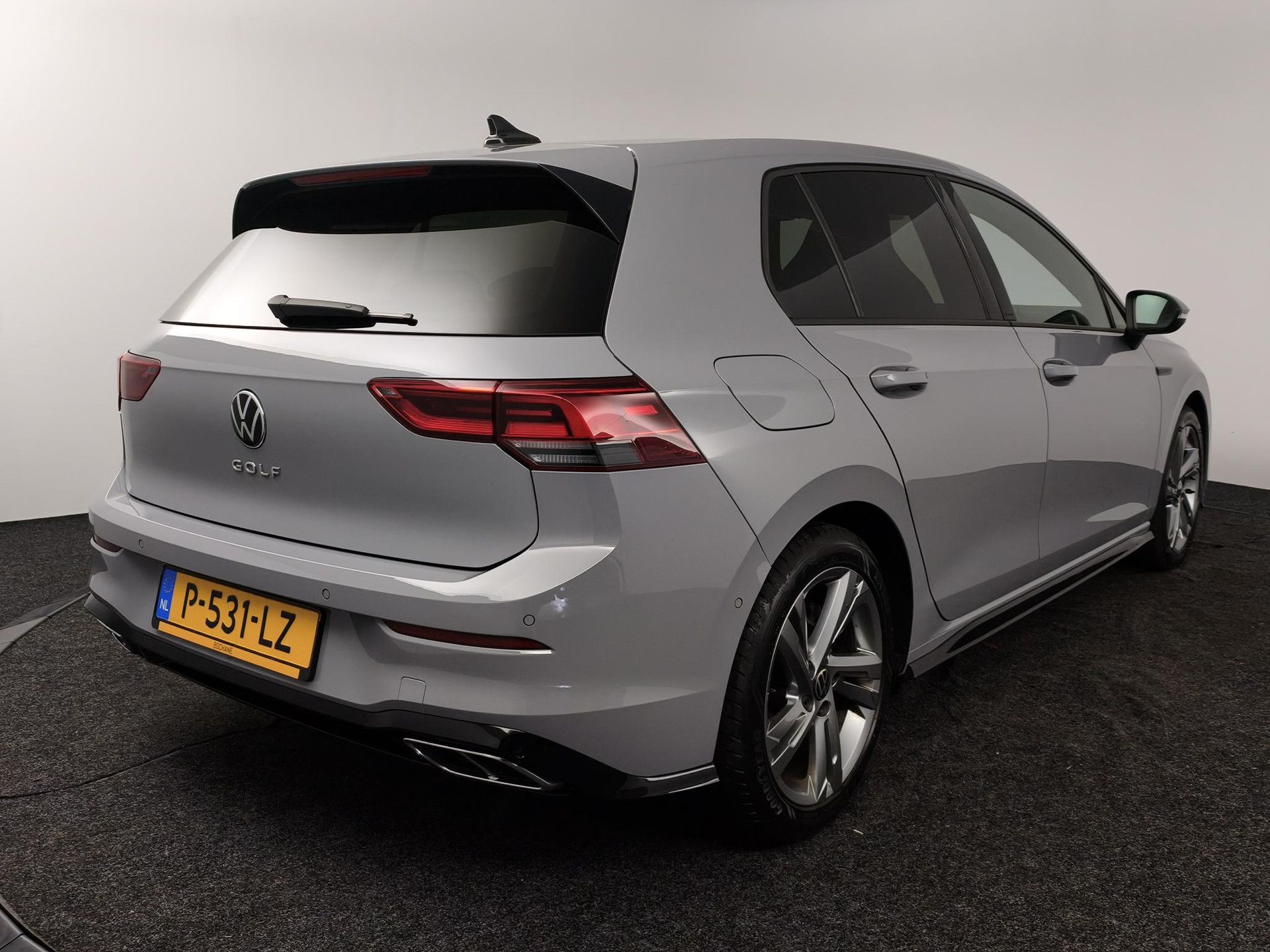 Volkswagen Golf met kenteken P-531-LZ – achteraanzicht