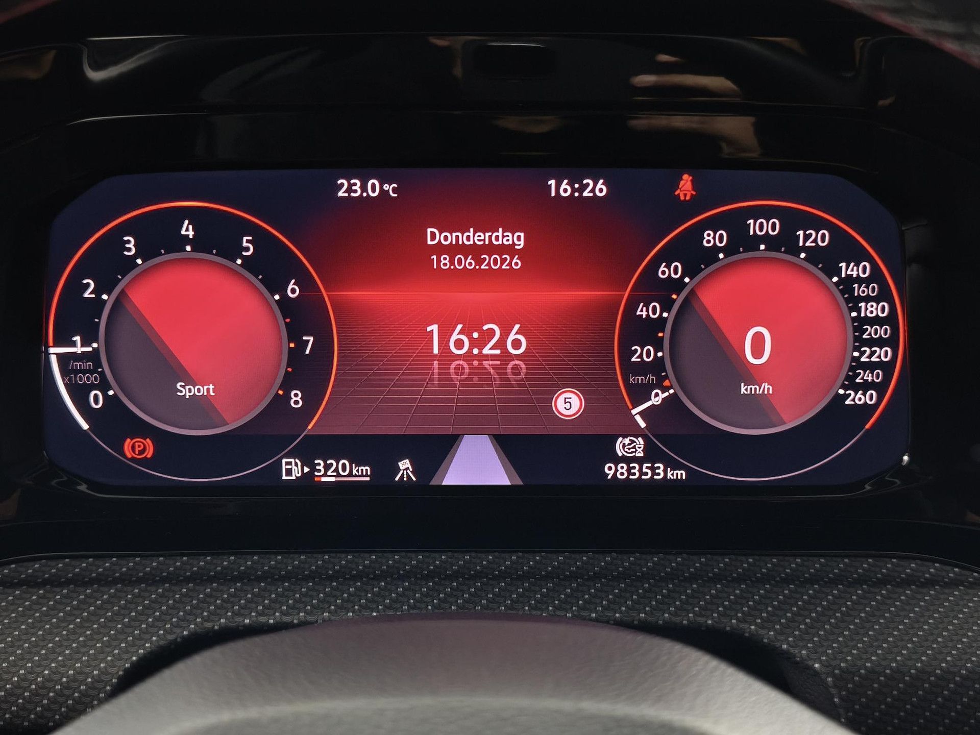 Volkswagen Golf met kenteken P-531-LZ – dashboard