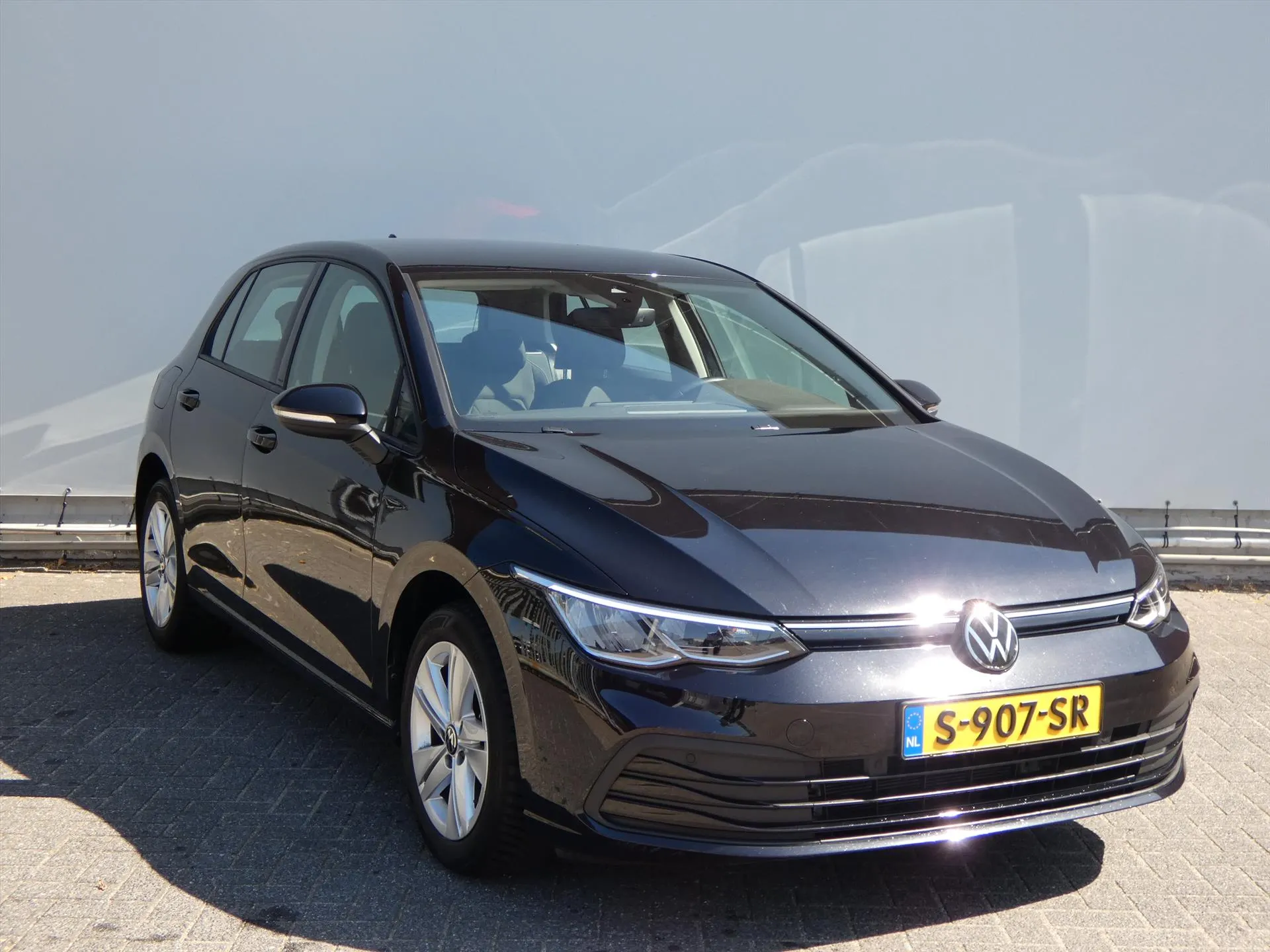 Volkswagen Golf met kenteken S-907-SR – interieur