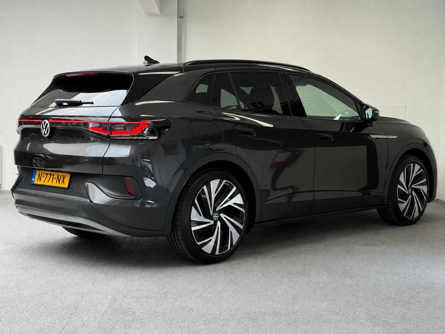 Volkswagen ID.4 met kenteken N-771-NX – achteraanzicht