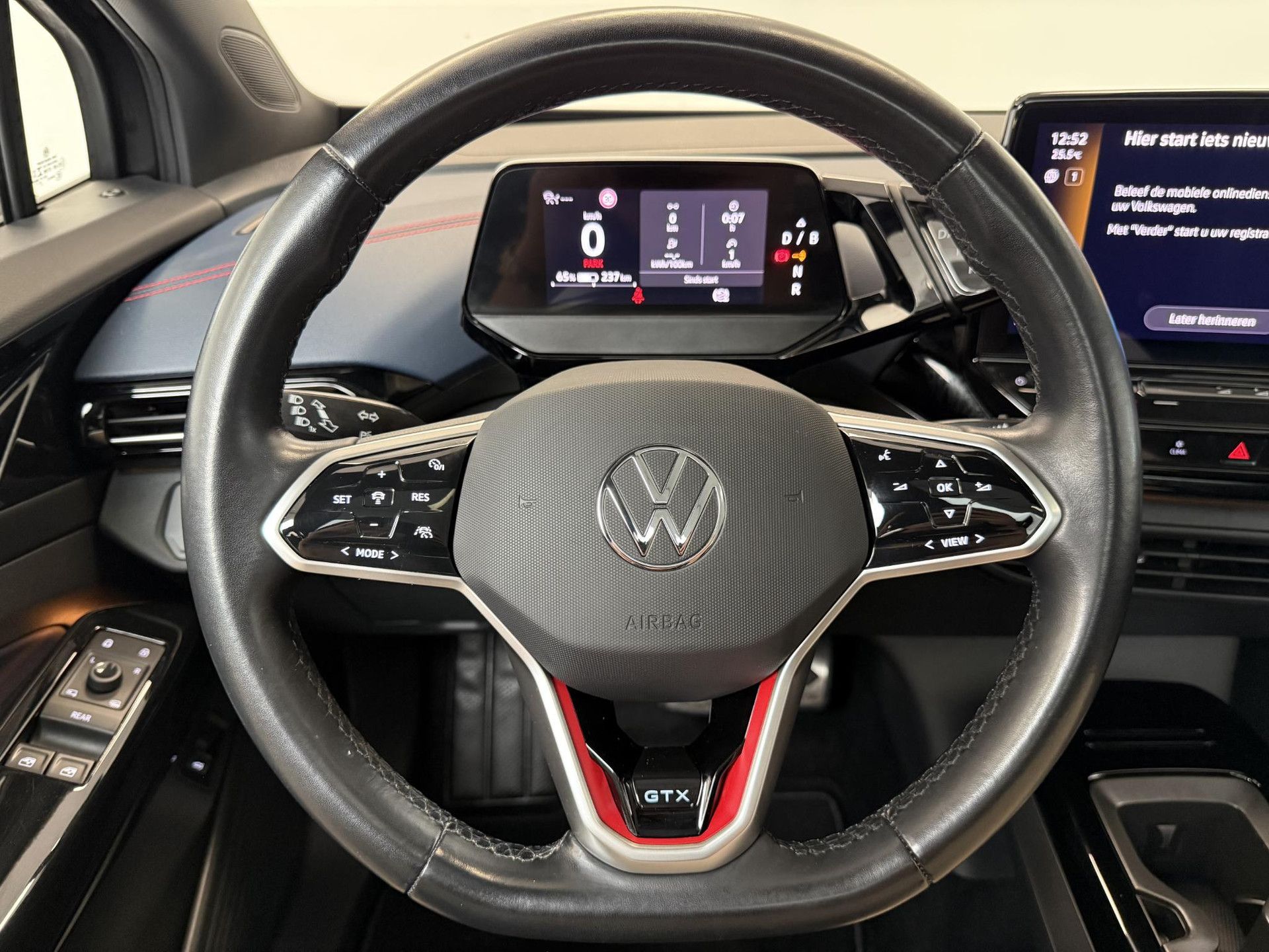 Volkswagen ID.4 met kenteken N-771-NX – dashboard