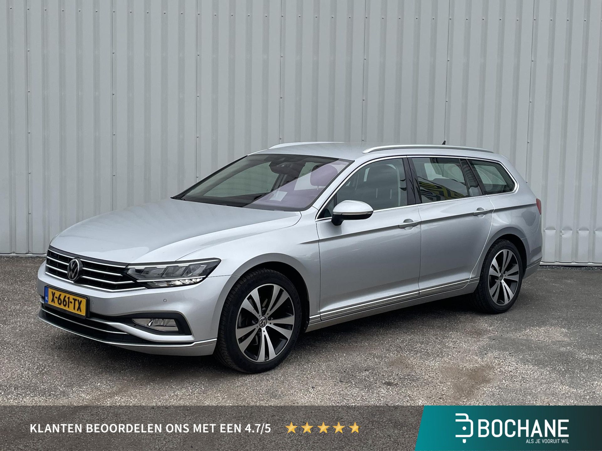 Volkswagen Passat met kenteken X-661-TX – vooraanzicht