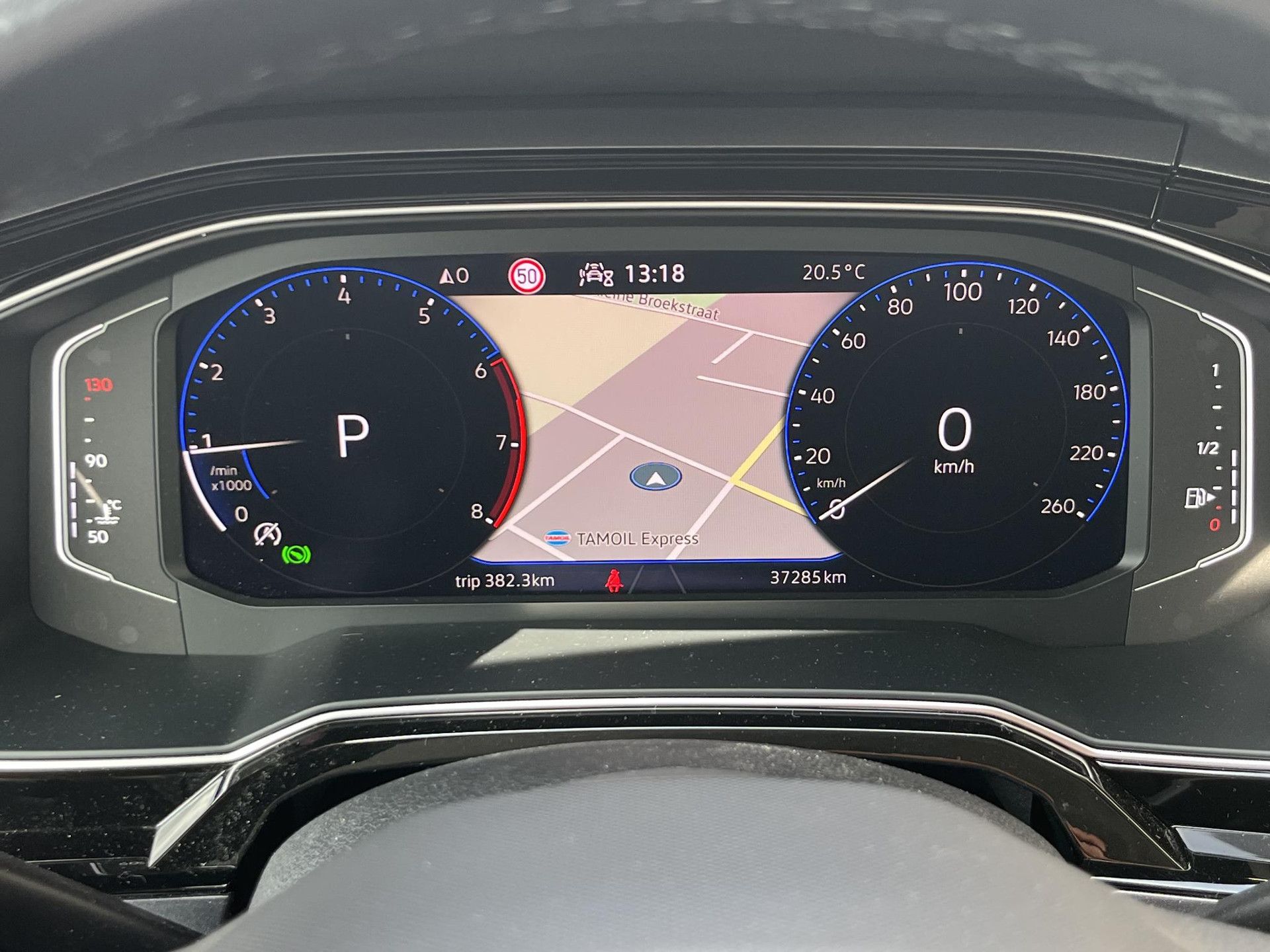 Volkswagen Polo met kenteken Z-935-BV – dashboard