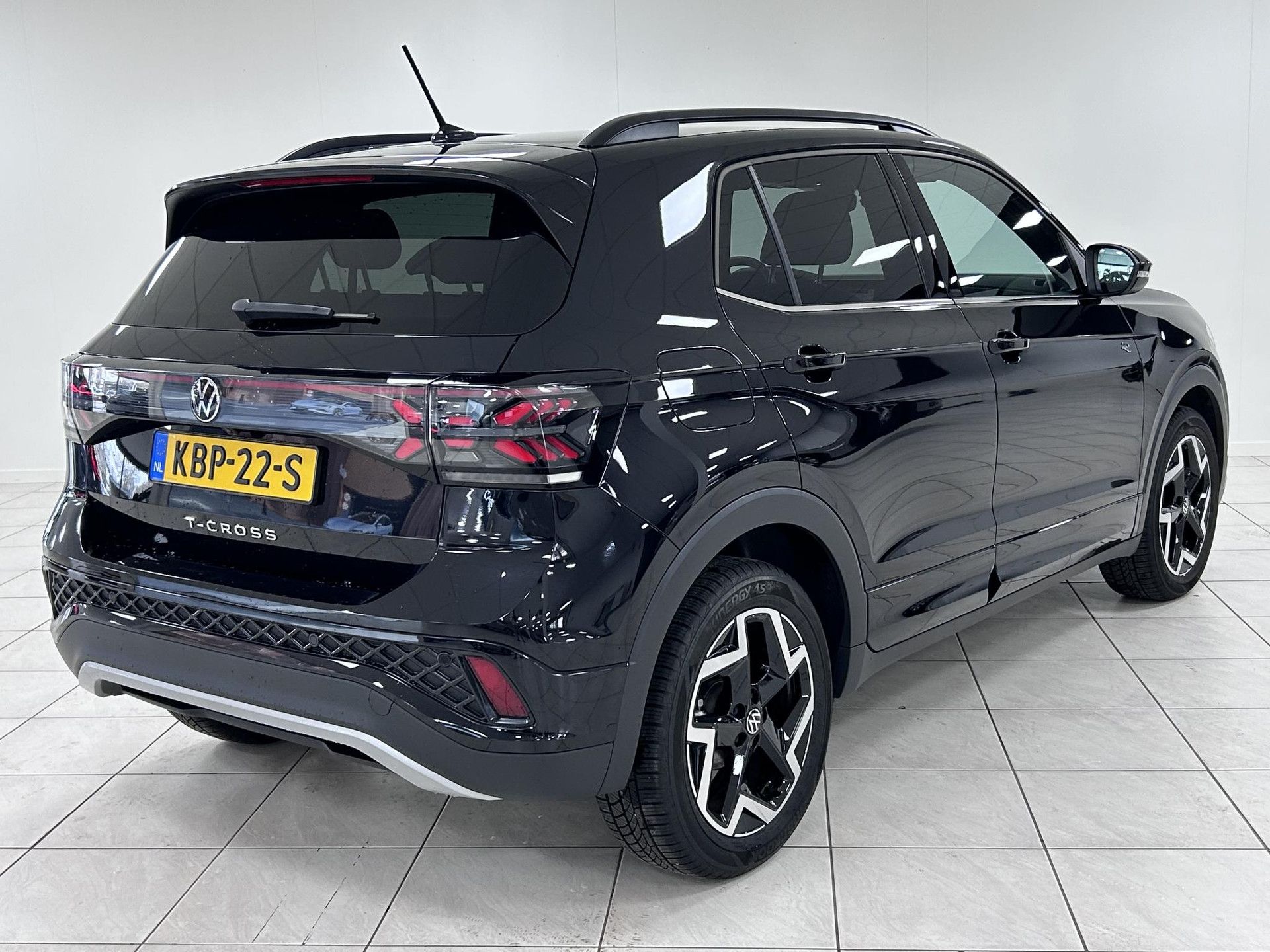 Volkswagen T-Cross met kenteken KBP-22-S – achteraanzicht