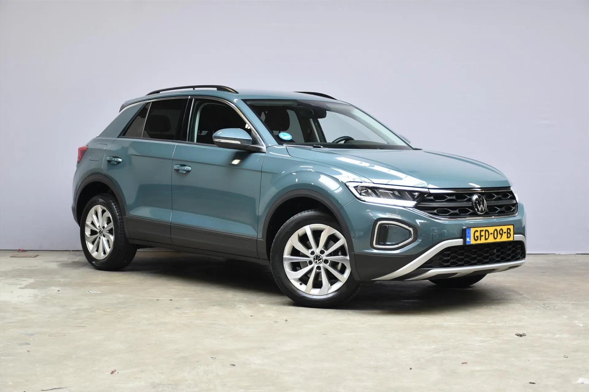 Volkswagen T-Roc met kenteken GFD-09-B – interieur