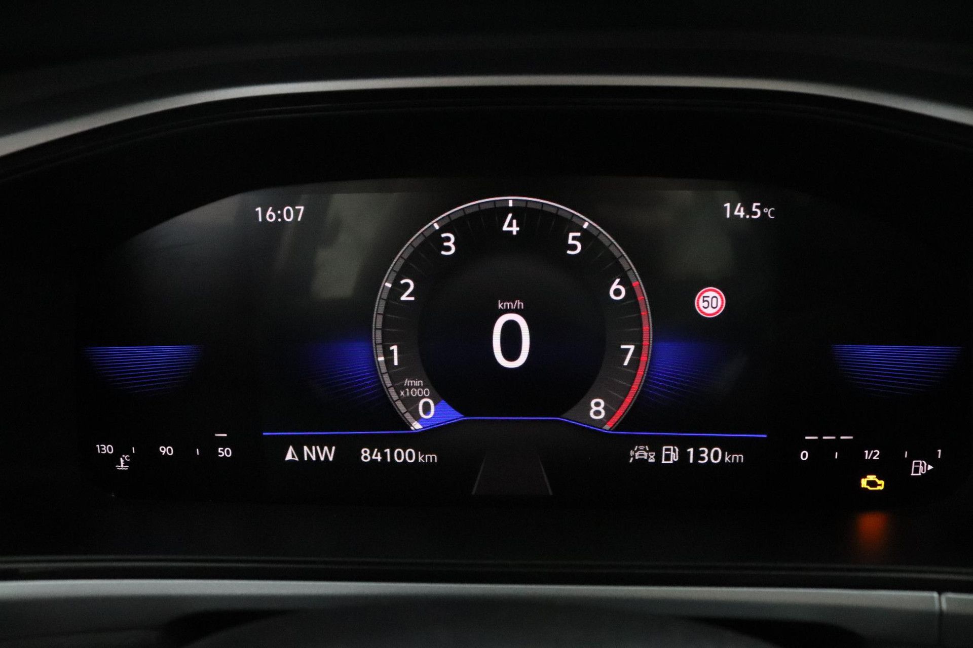 Volkswagen T-Roc met kenteken JVJ-06-L – dashboard