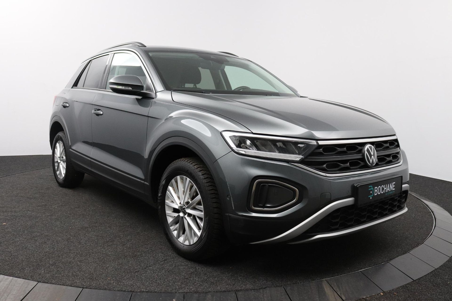 Volkswagen T-Roc met kenteken JVJ-06-L – detailfoto