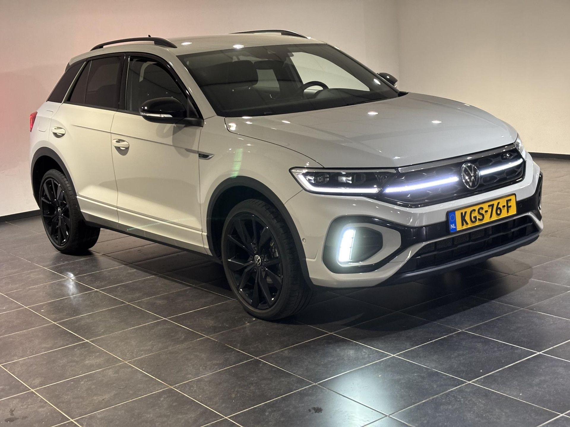 Volkswagen T-Roc met kenteken KGS-76-F – detailfoto