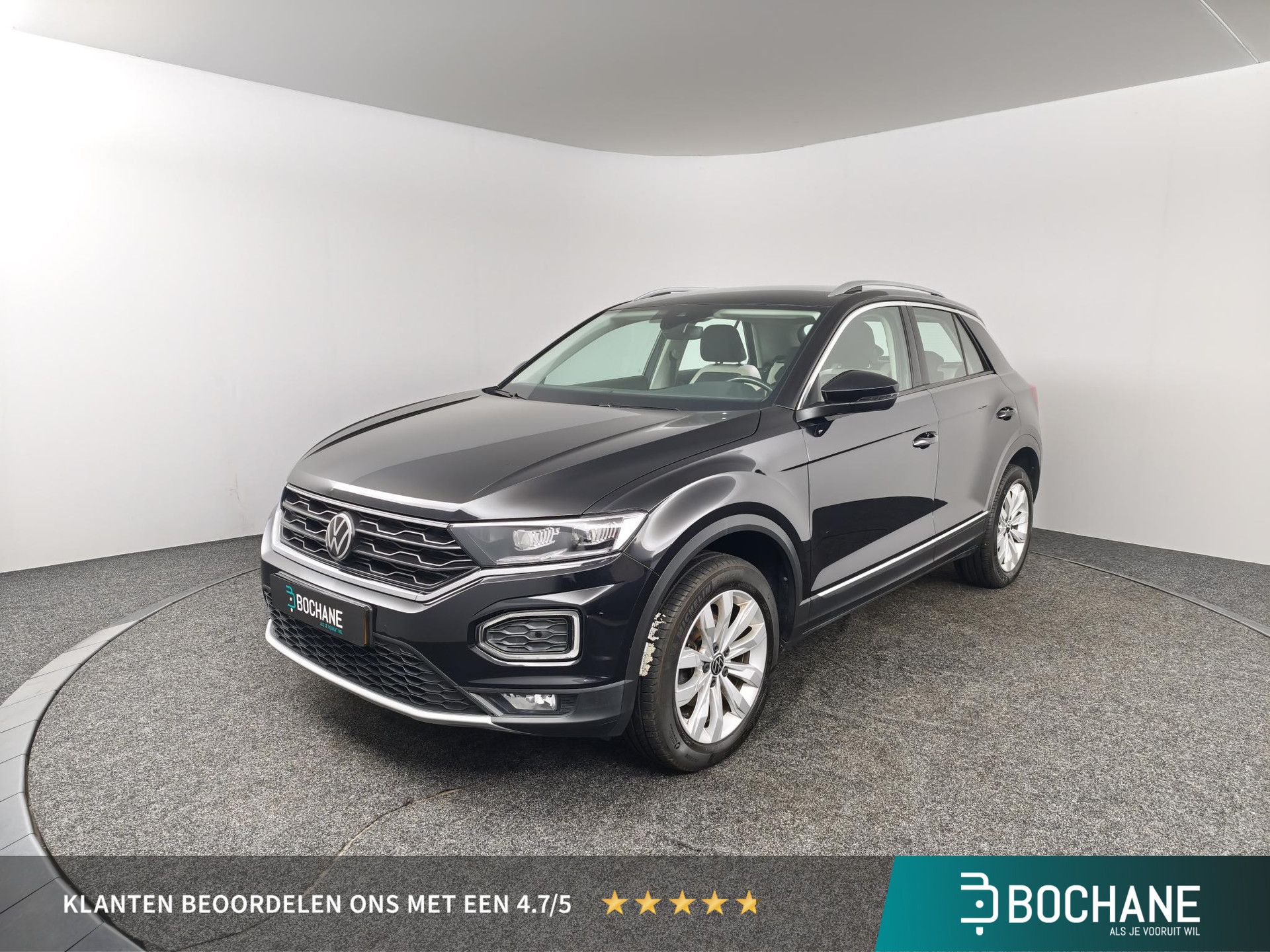 Volkswagen T-Roc met kenteken KKZ-40-P – vooraanzicht