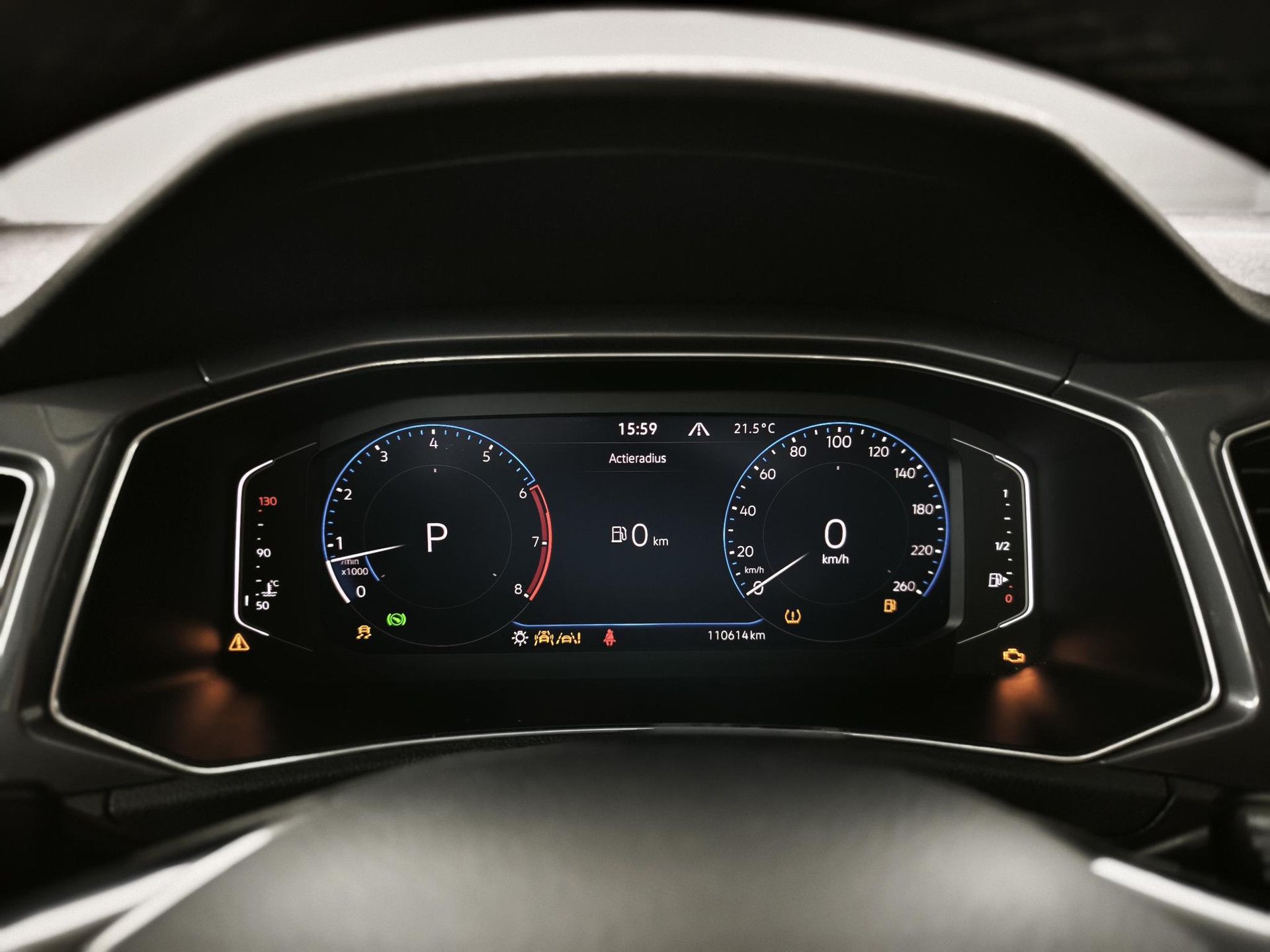 Volkswagen T-Roc met kenteken KKZ-40-P – dashboard