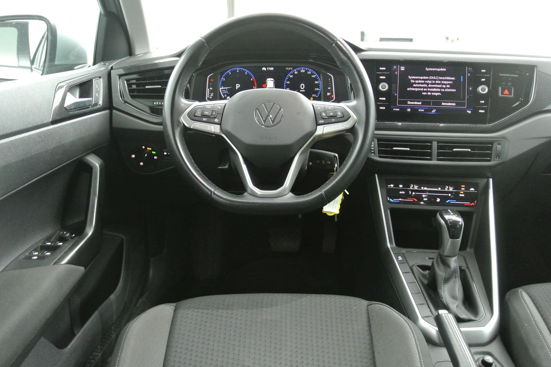 Volkswagen Taigo met kenteken KHN-65-G – interieur
