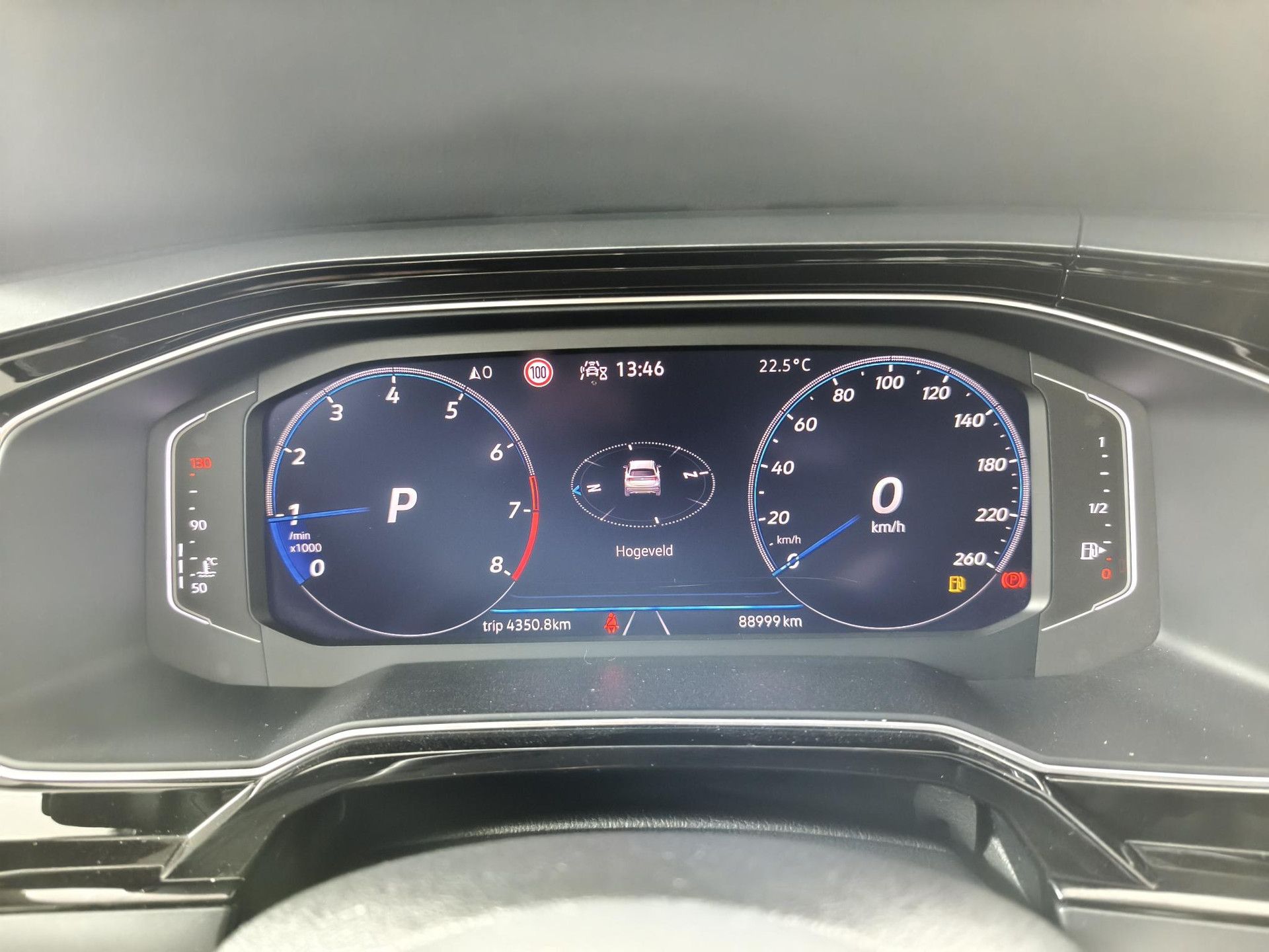 Volkswagen Taigo met kenteken R-963-DN – dashboard