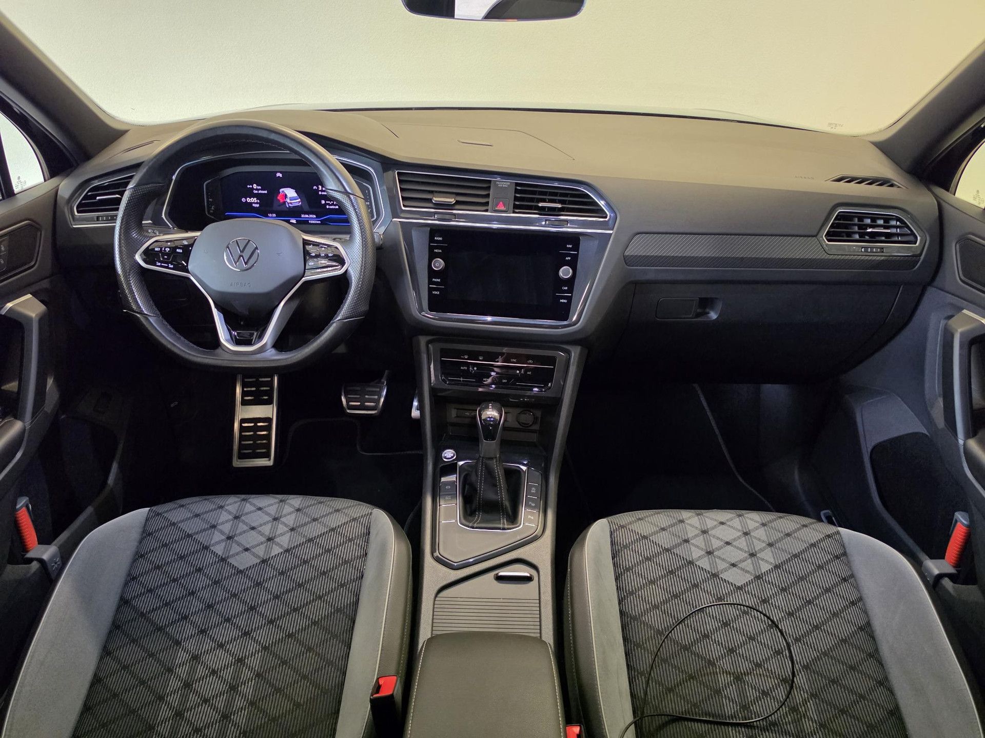 Volkswagen Tiguan met kenteken K-730-TV – interieur