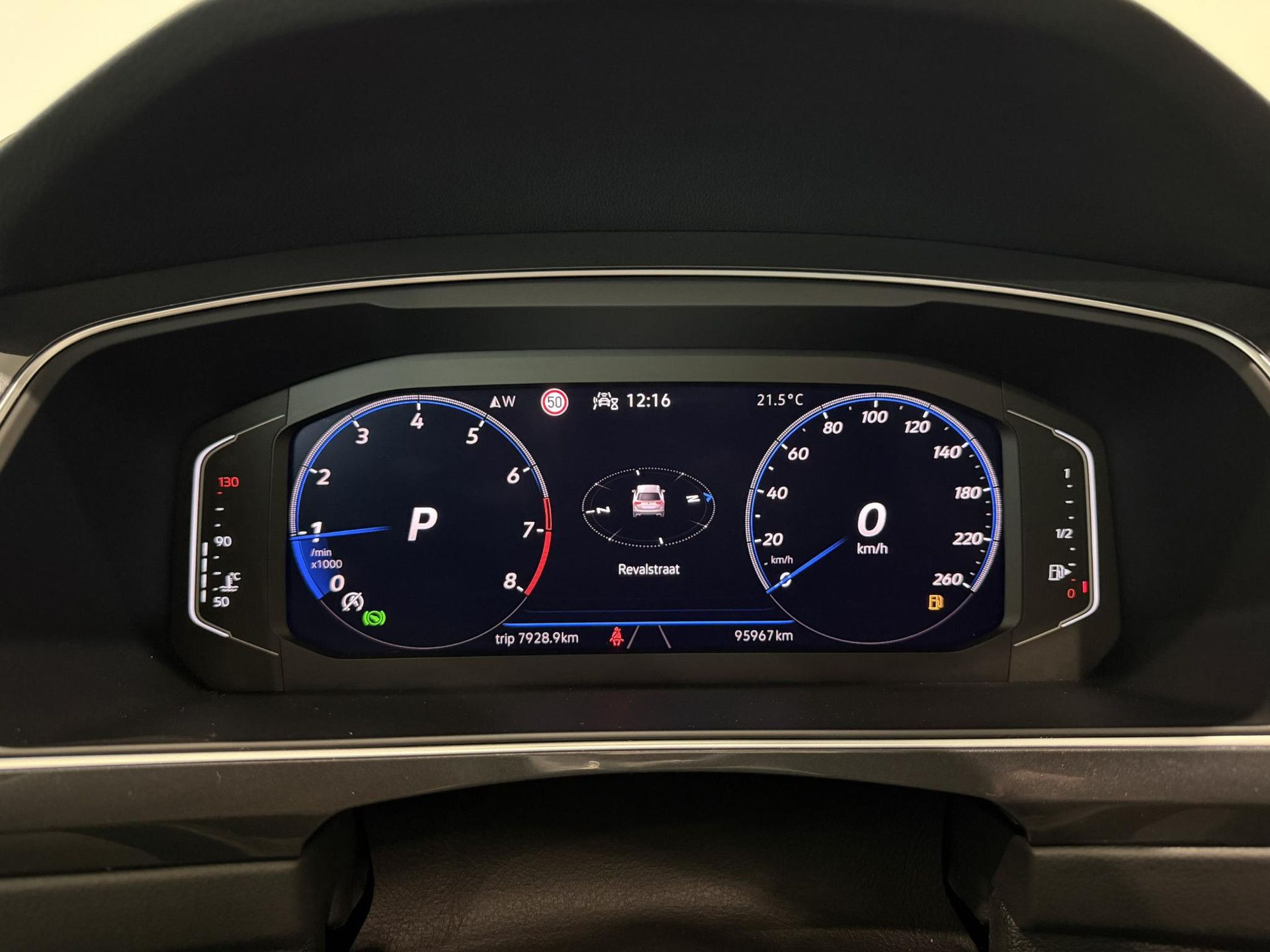 Volkswagen Tiguan met kenteken P-175-DJ – dashboard