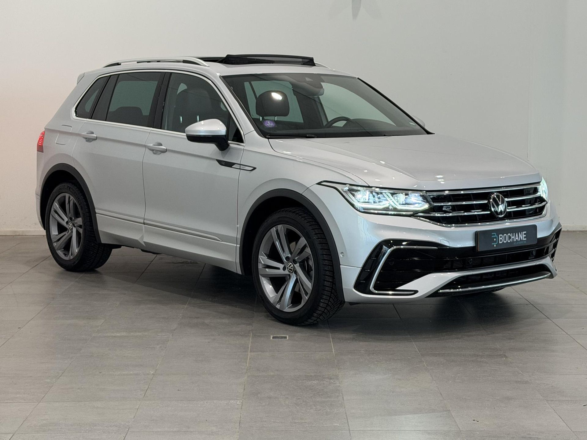 Volkswagen Tiguan met kenteken P-175-DJ – detailfoto