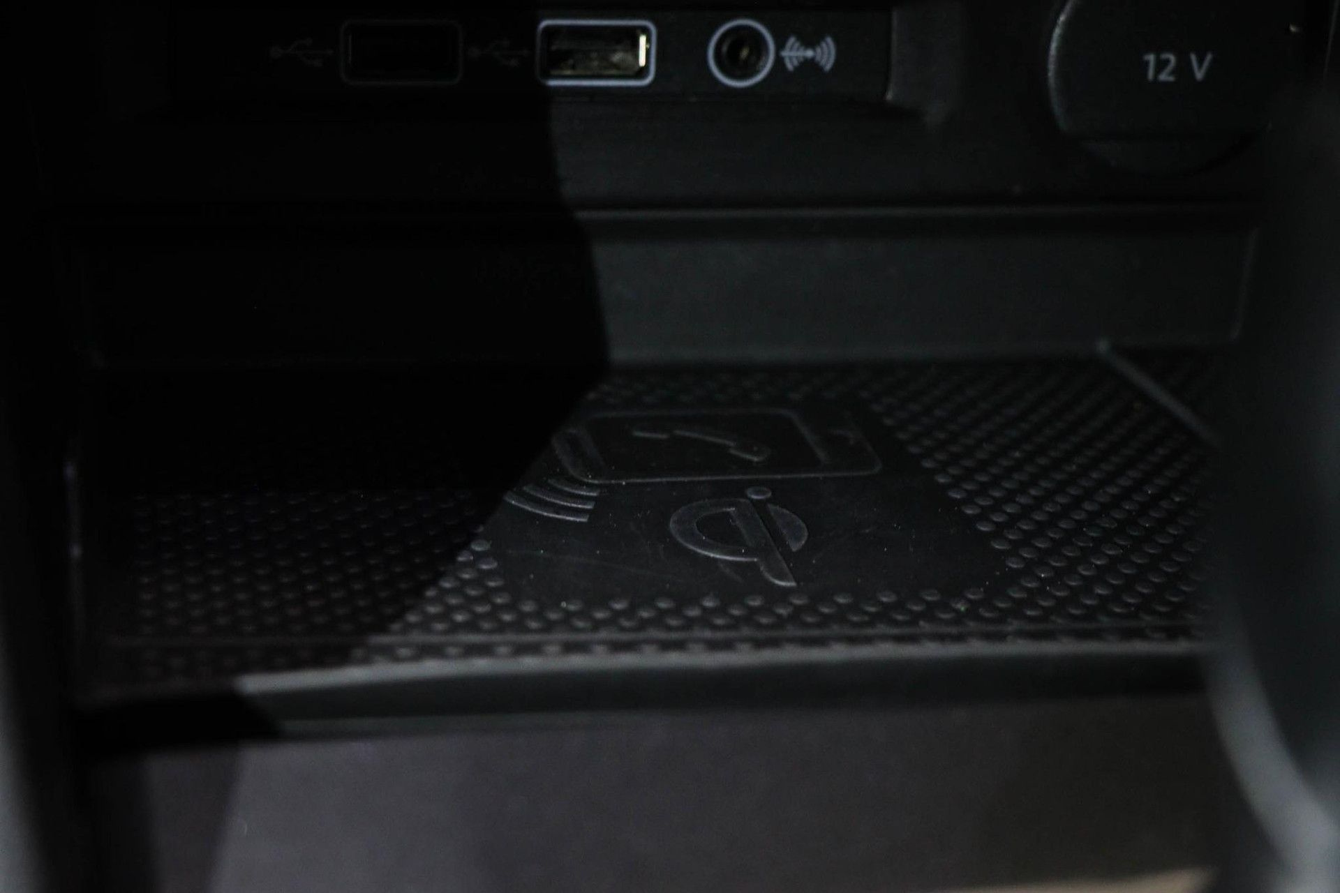 Volkswagen Tiguan met kenteken X-264-GX – detailfoto