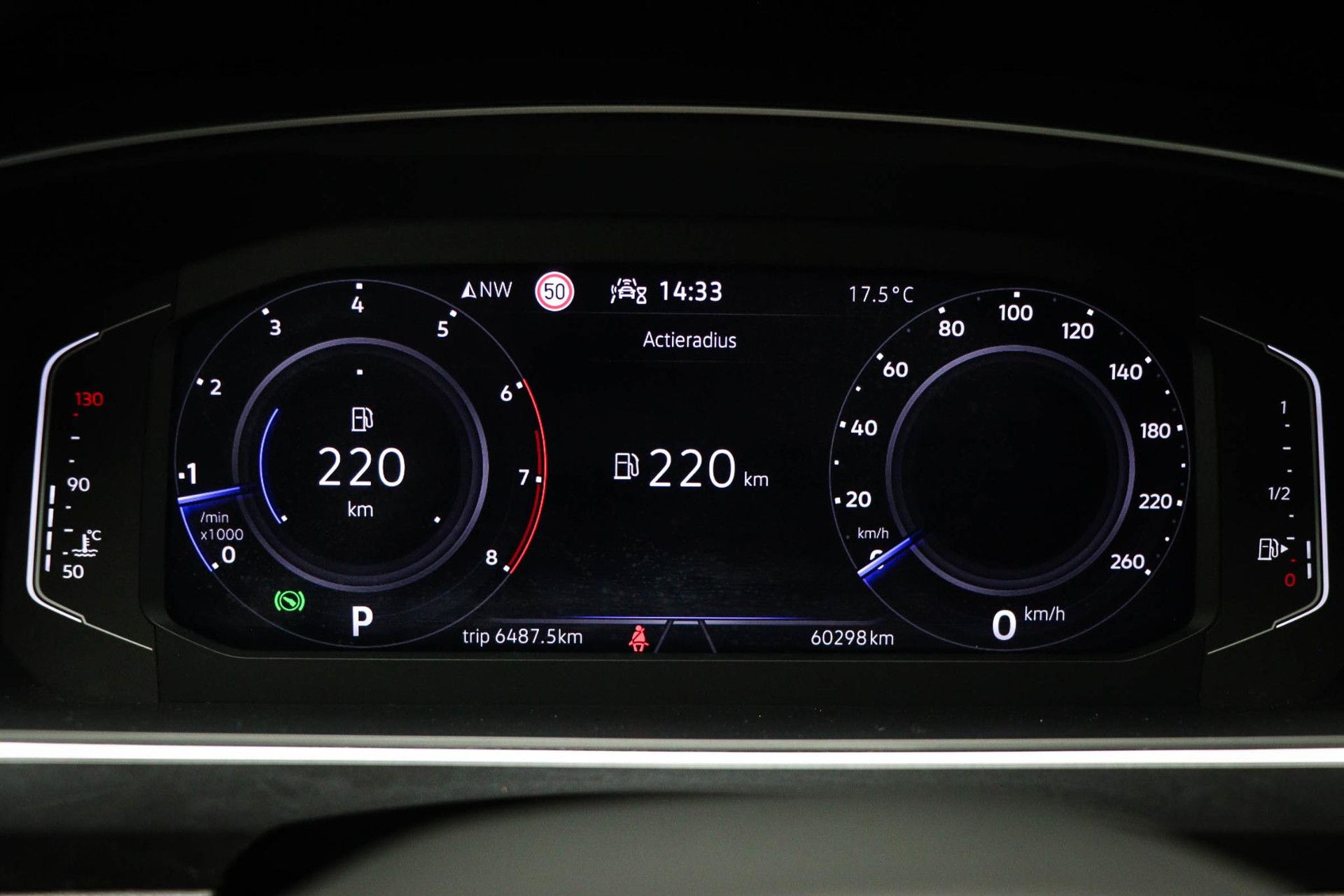 Volkswagen TiguanAllspace met kenteken T-984-SL – dashboard