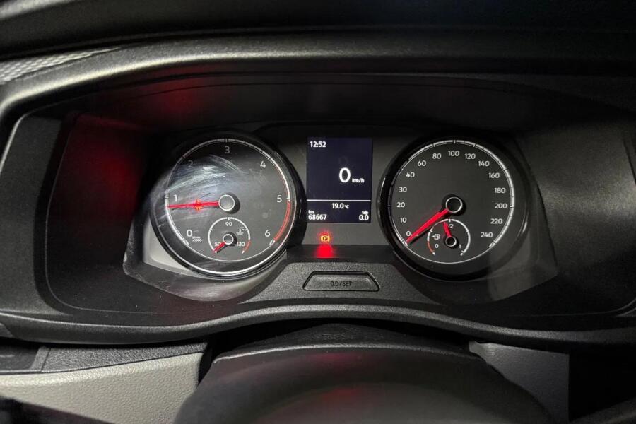Volkswagen Transporter met kenteken VGS-86-L – dashboard