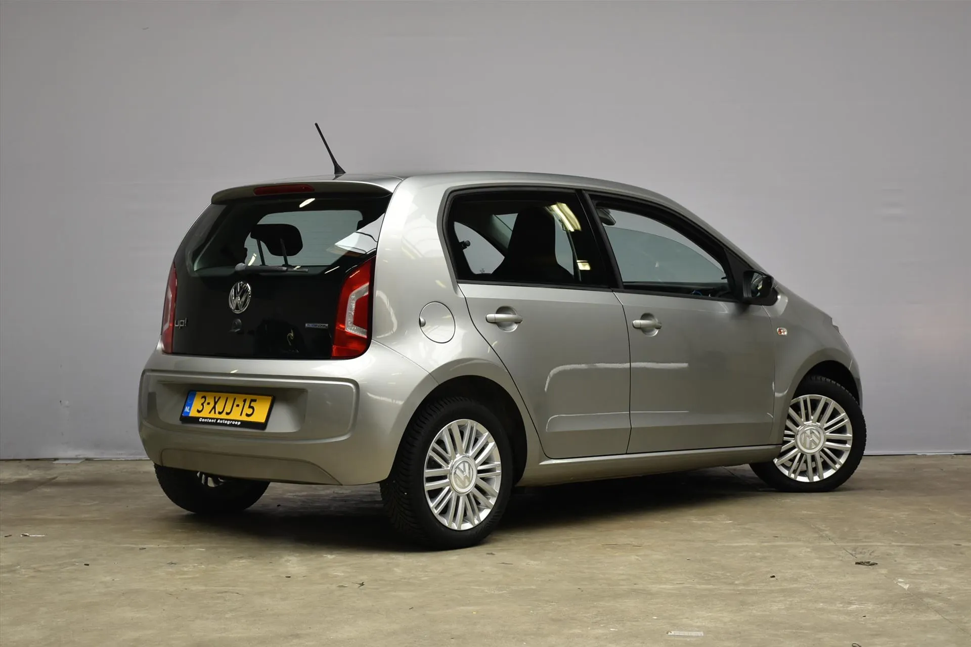 Volkswagen up! met kenteken 3-XJJ-15 – detailfoto