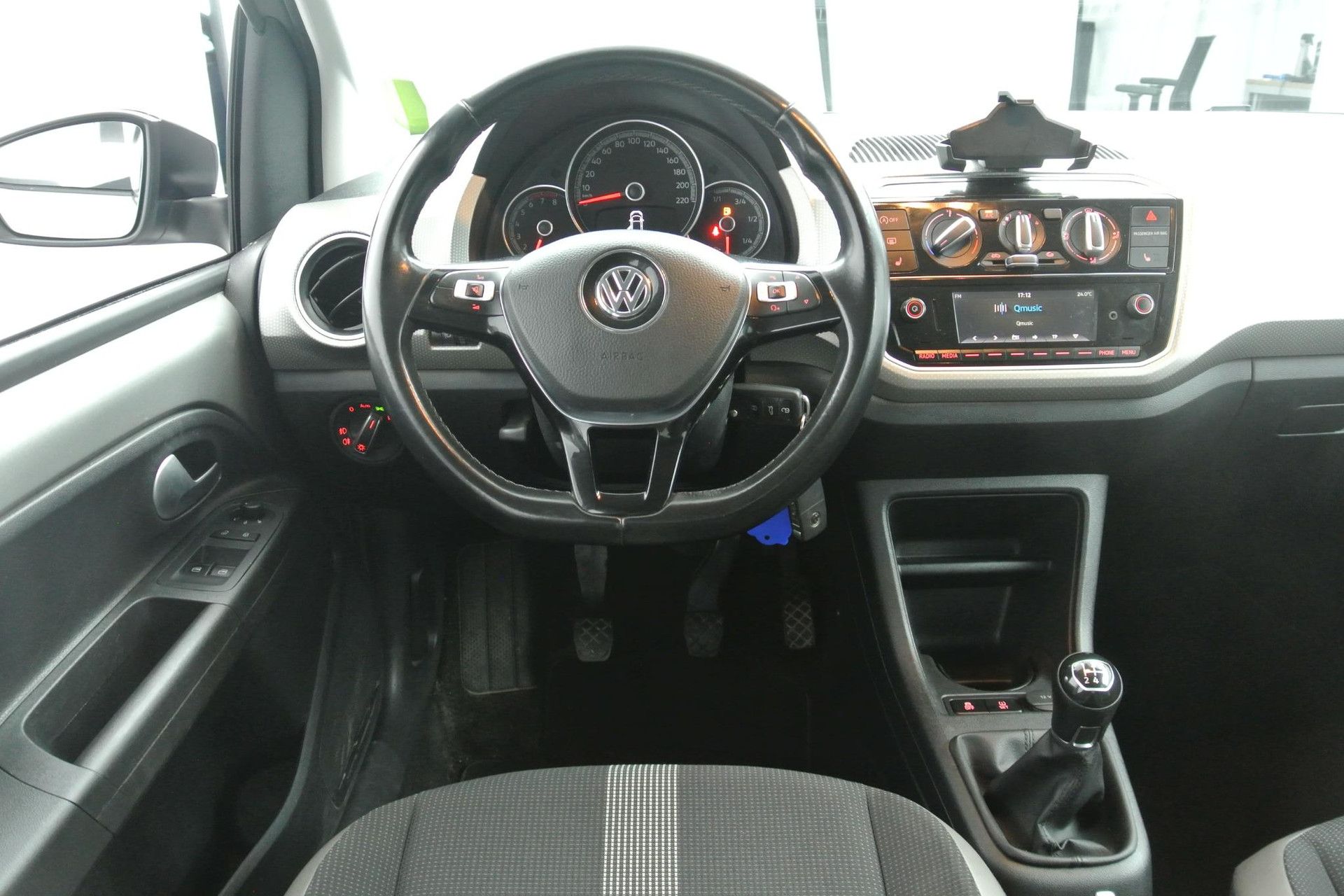 Volkswagen up! met kenteken G-994-ZG – interieur