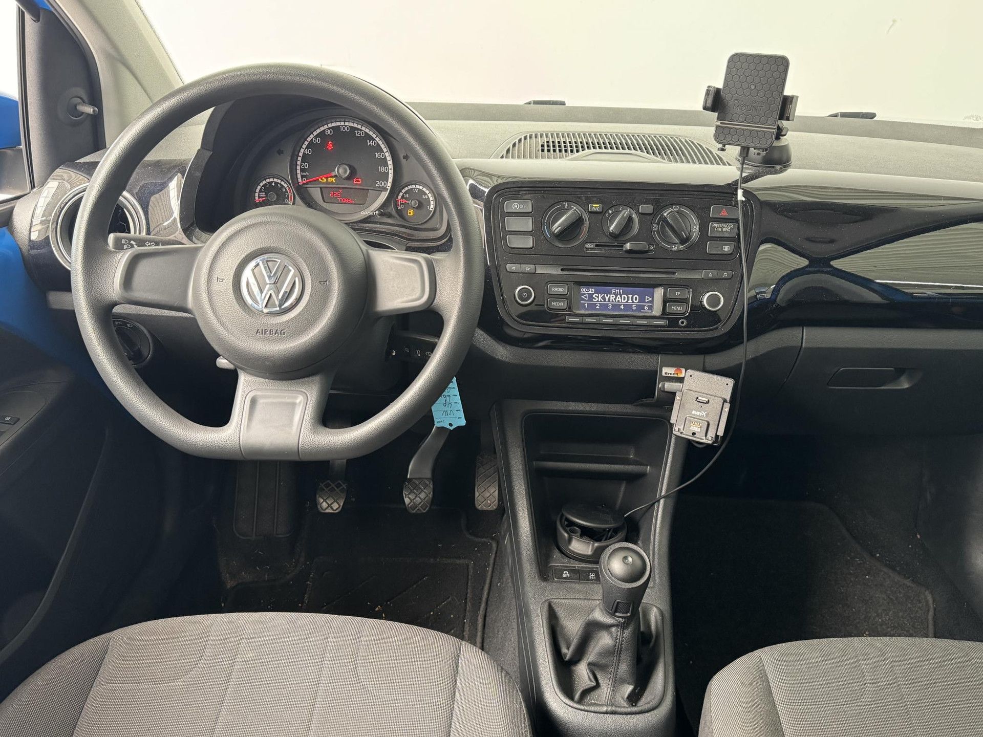Volkswagen up! met kenteken GX-542-D – interieur