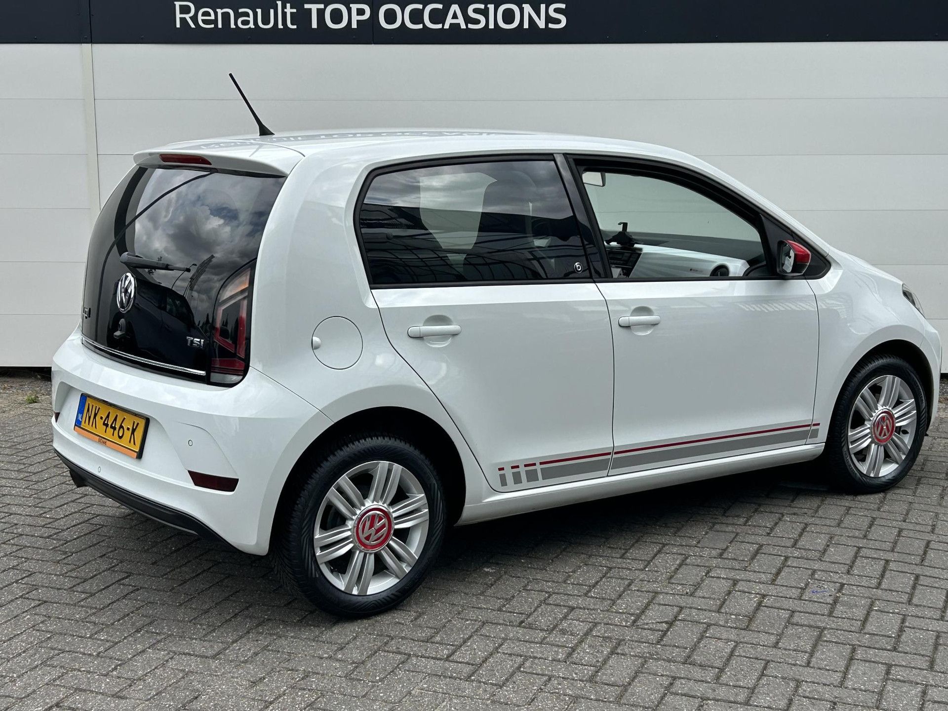 Volkswagen up! met kenteken NK-446-K – achteraanzicht
