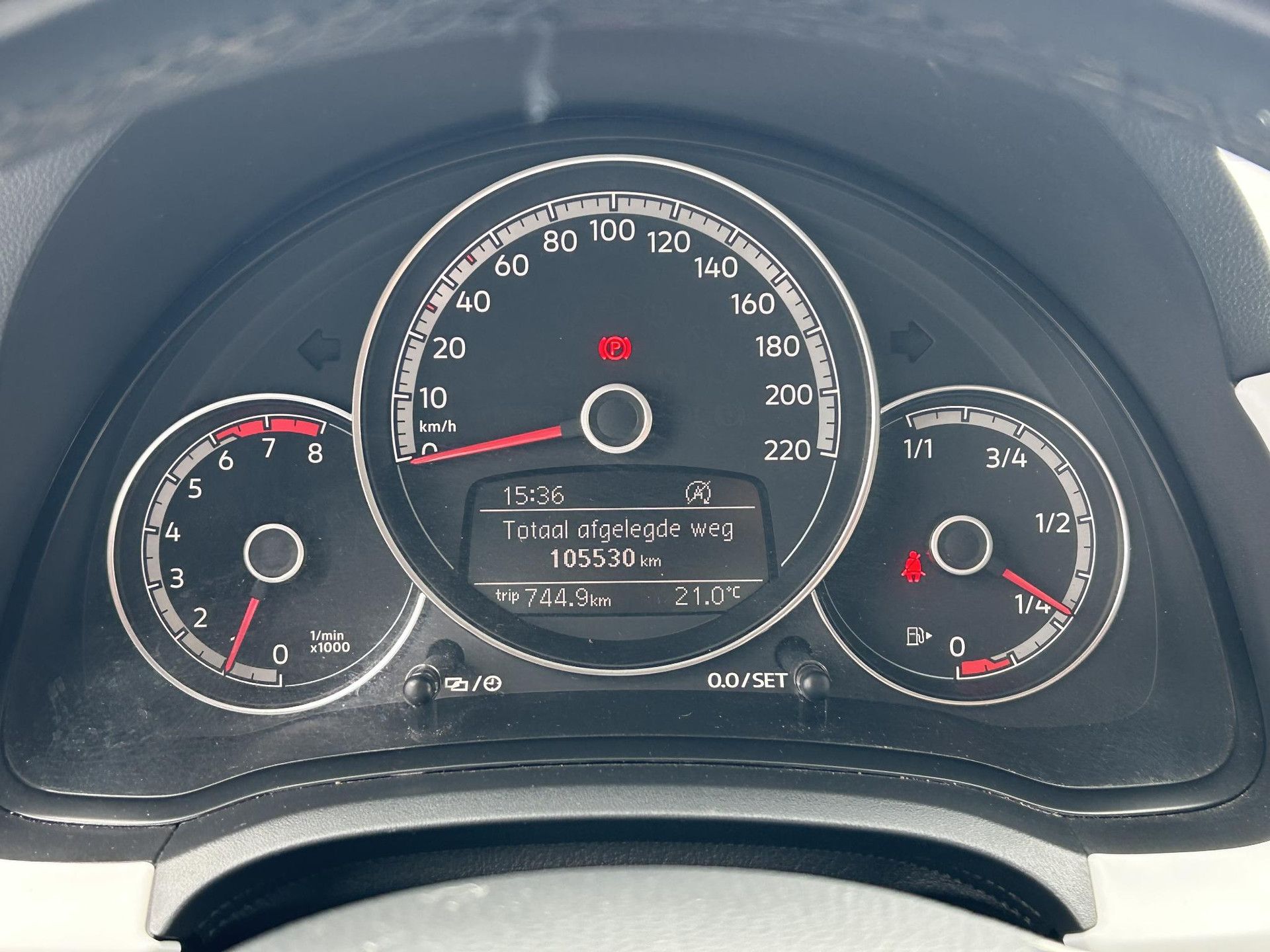 Volkswagen up! met kenteken NK-446-K – dashboard