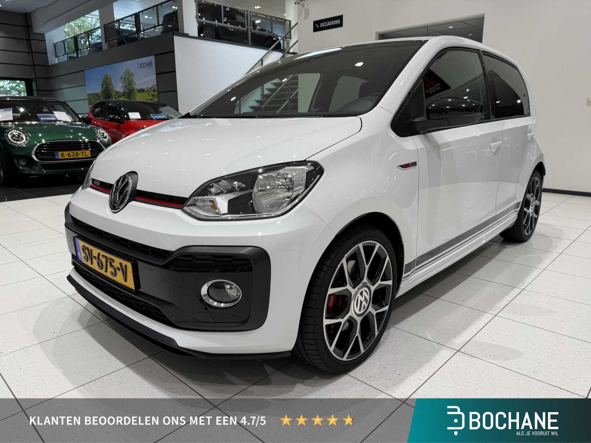 Volkswagen up! met kenteken SV-675-V – vooraanzicht