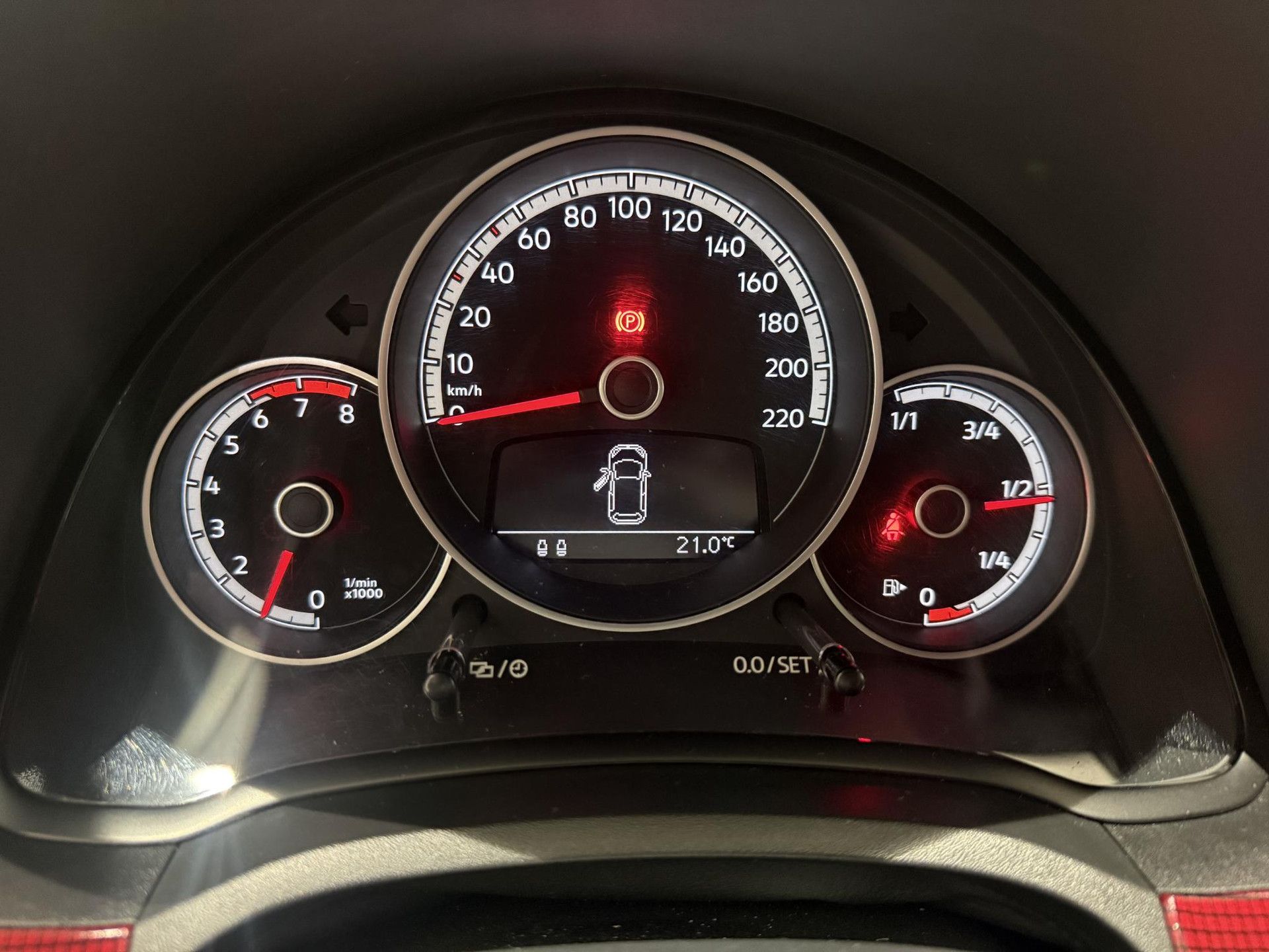 Volkswagen up! met kenteken SV-675-V – dashboard
