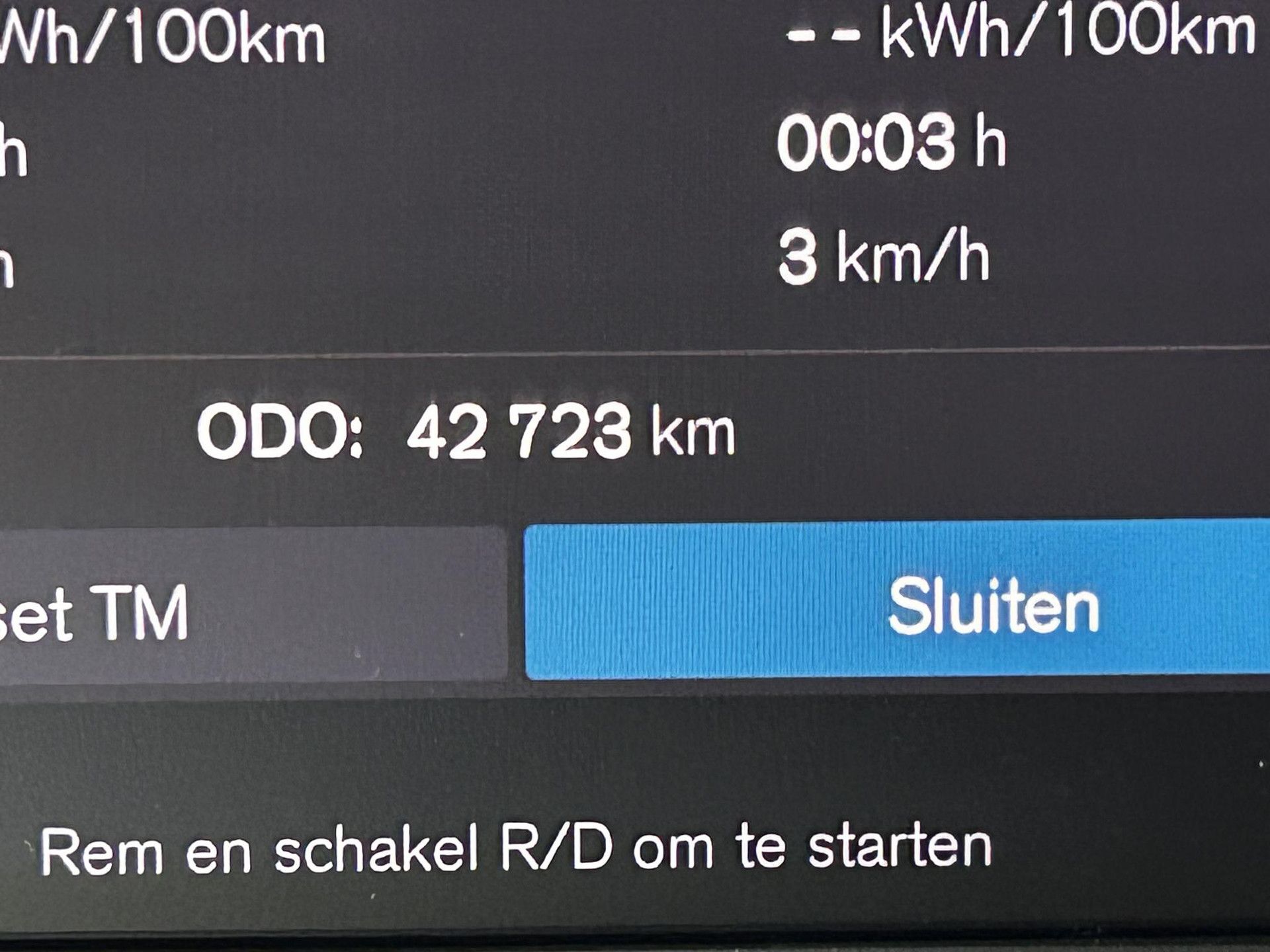 Volvo C40 met kenteken X-448-RN – dashboard