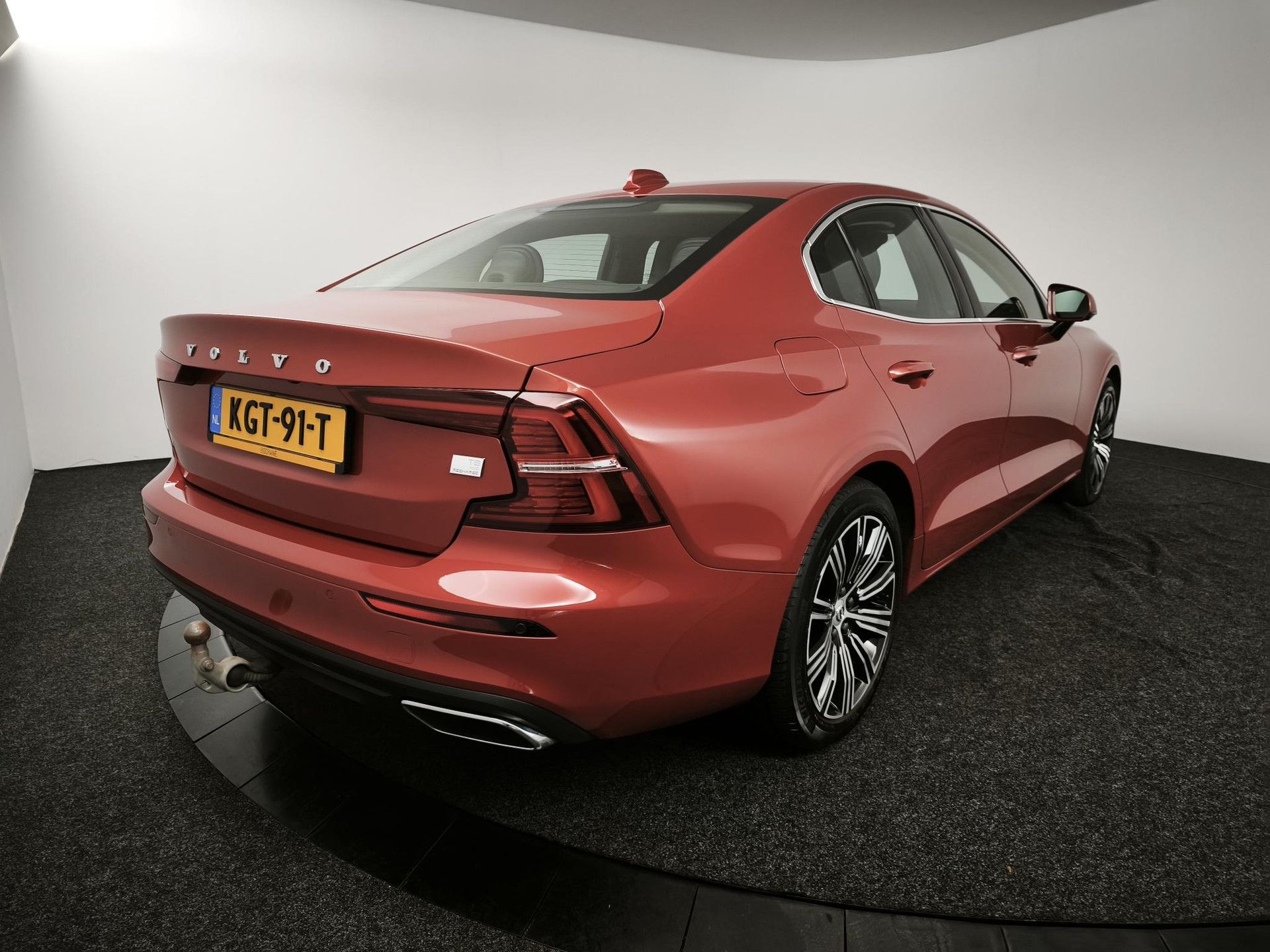 Volvo S60 met kenteken KGT-91-T – achteraanzicht