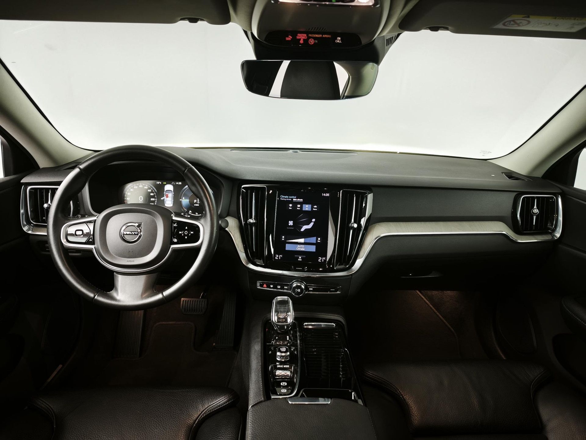 Volvo S60 met kenteken KGT-91-T – interieur